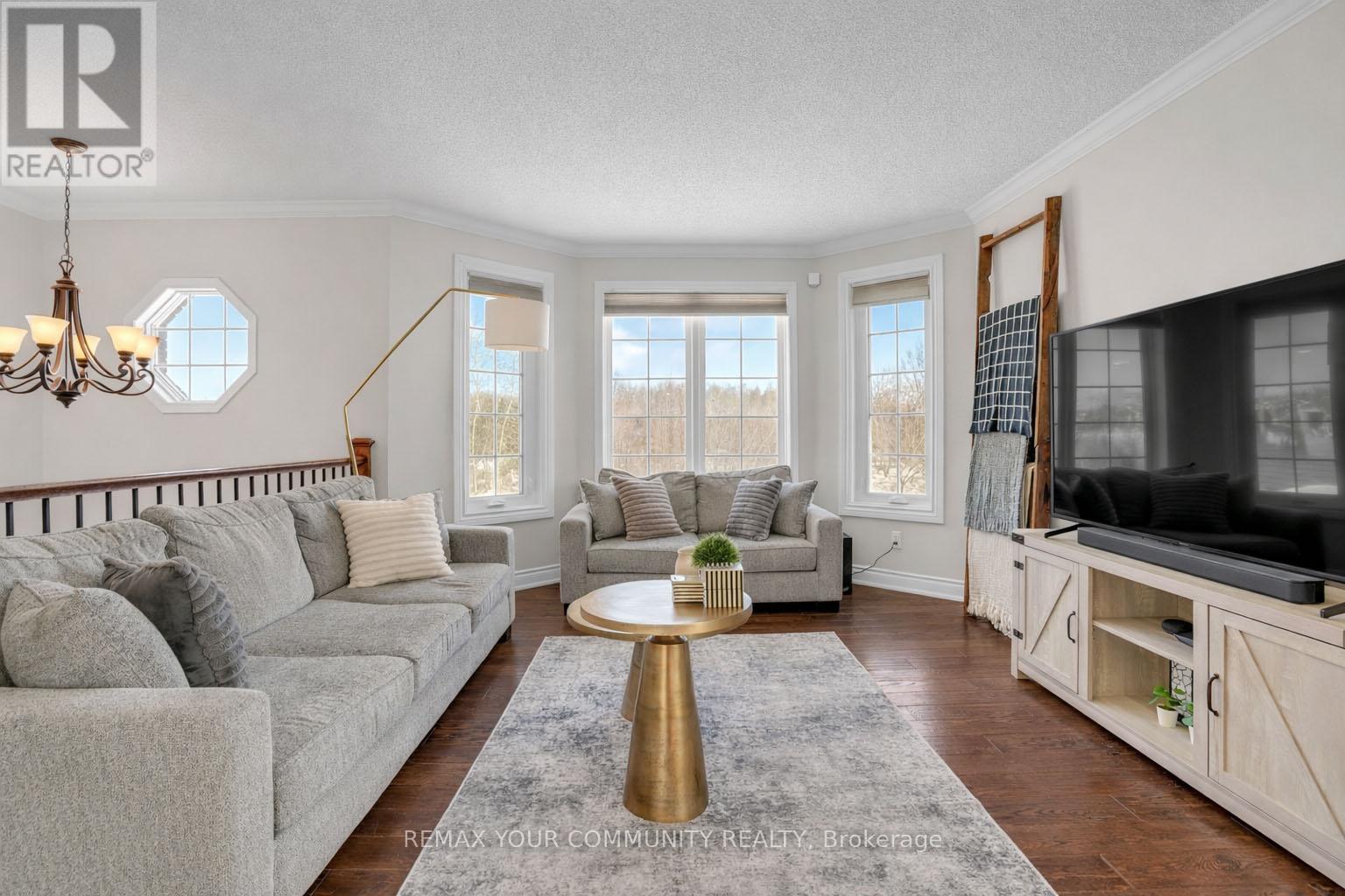 92 Sandringham Drive, Barrie, Ontario  L4M 7J5 - Photo 3 - S13507034