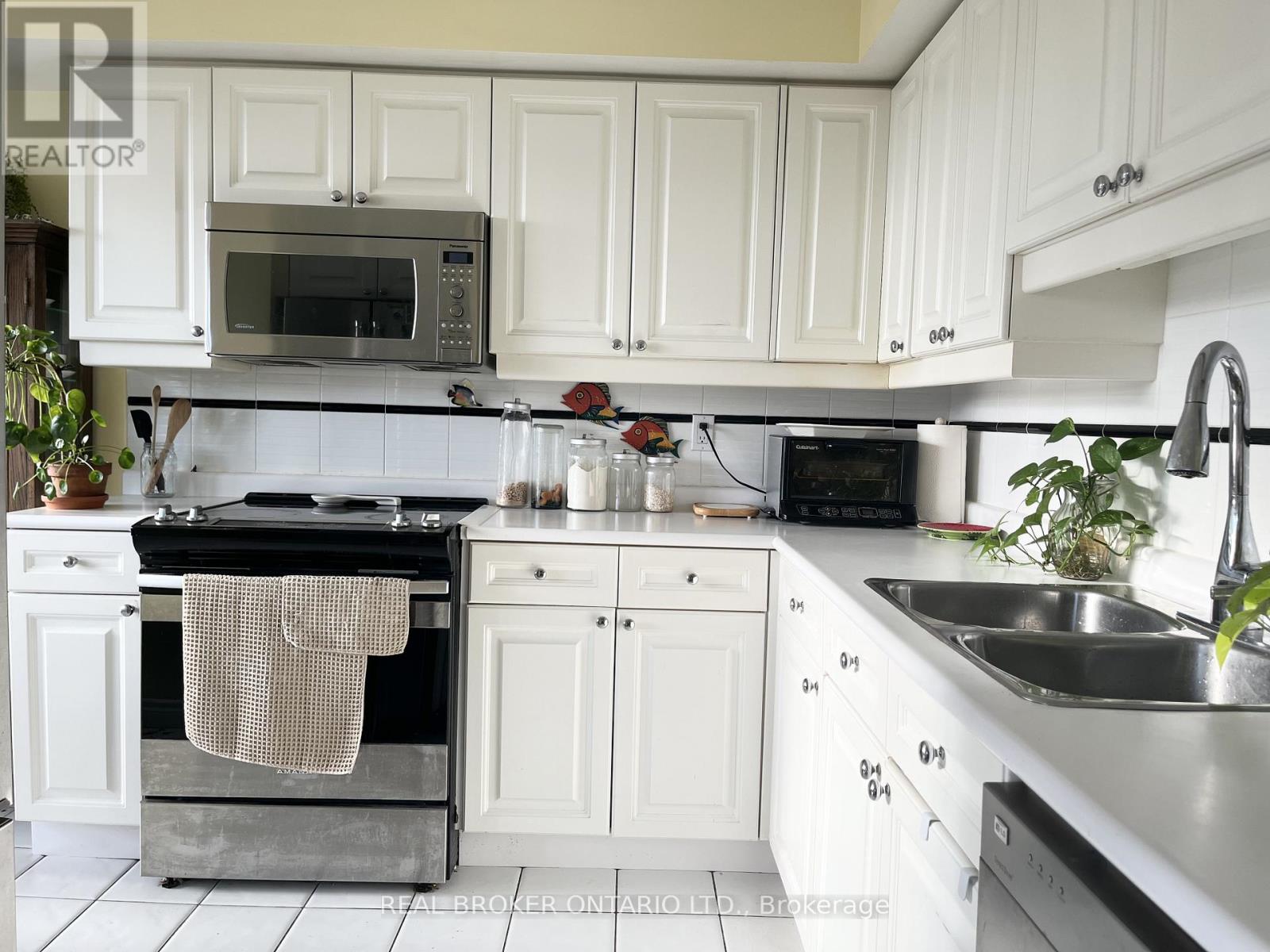304 - 1 Palace Pier Court, Toronto, Ontario  M8V 3W9 - Photo 12 - W13504310