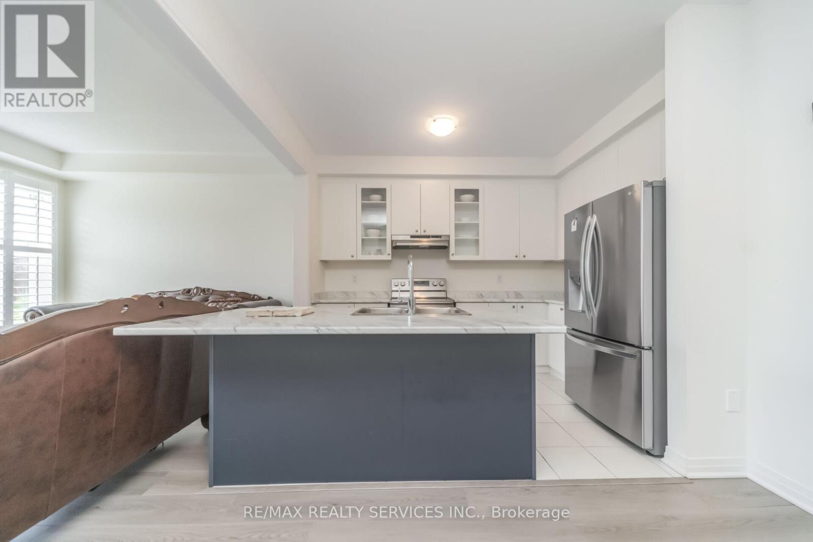 69 Kirkwood Way, Barrie, Ontario  L9J 0K7 - Photo 12 - S13507402