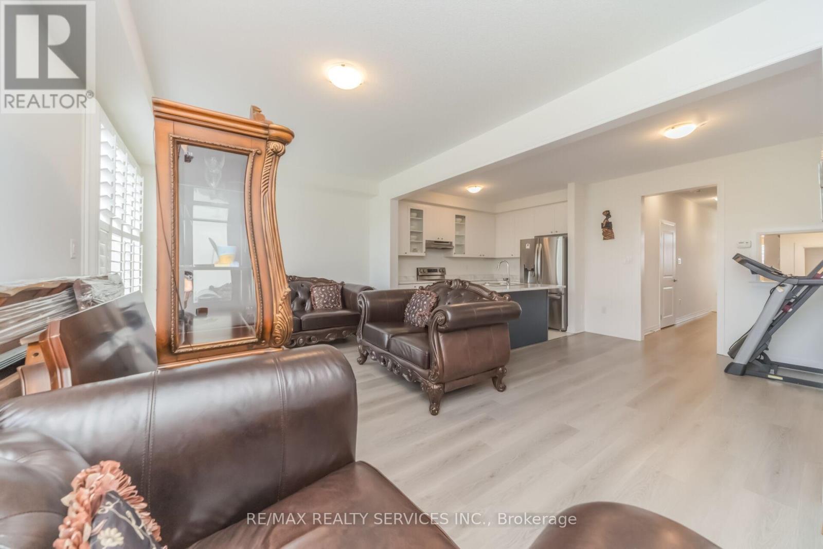 69 Kirkwood Way, Barrie, Ontario  L9J 0K7 - Photo 17 - S13507402