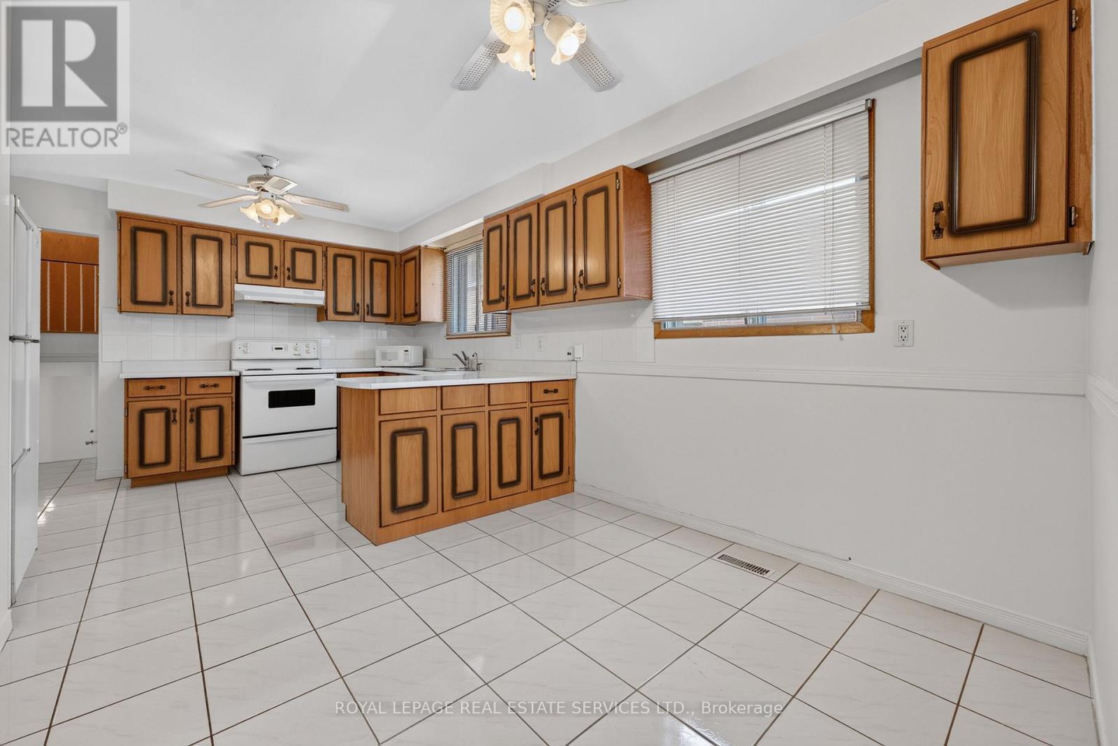 108 Anthia Drive, Toronto, Ontario  M9L 1K8 - Photo 8 - W13505640
