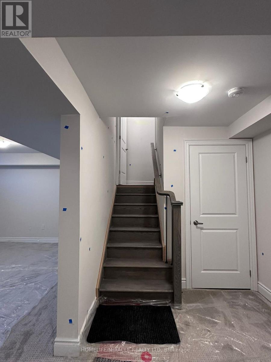 1282 Anthonia Trail, Oakville, Ontario  L6H 7Y6 - Photo 8 - W13506048