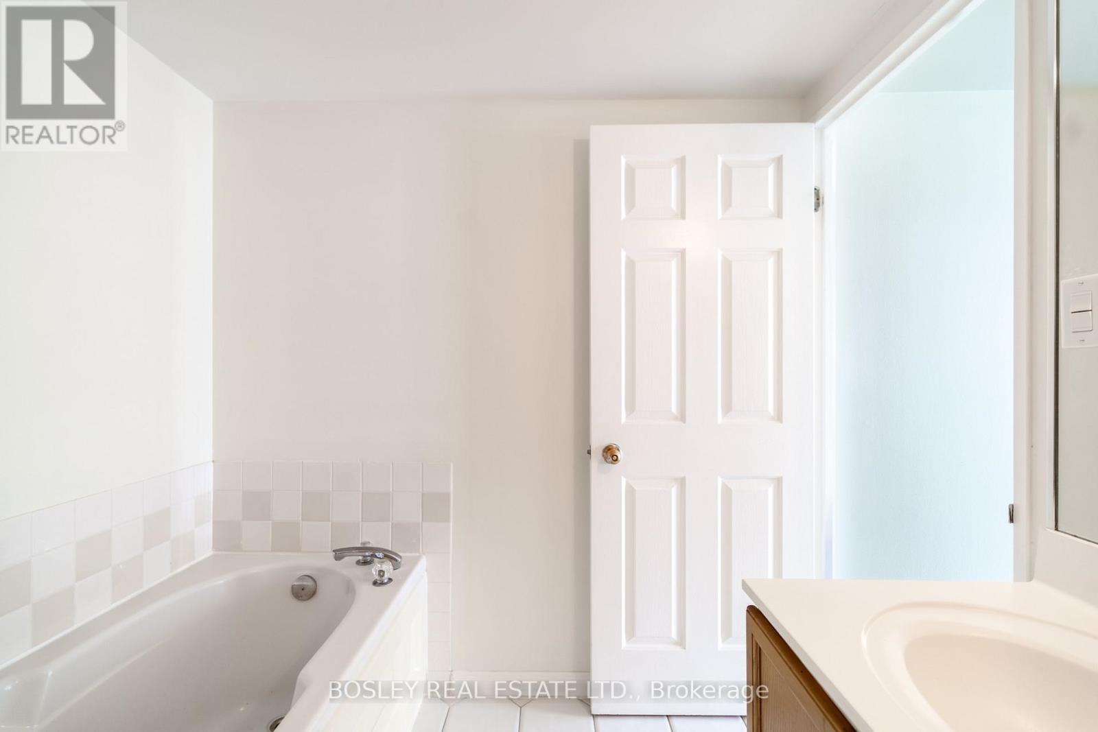 2202 - 101 Subway Crescent, Toronto, Ontario  M9B 6K4 - Photo 31 - W13506478