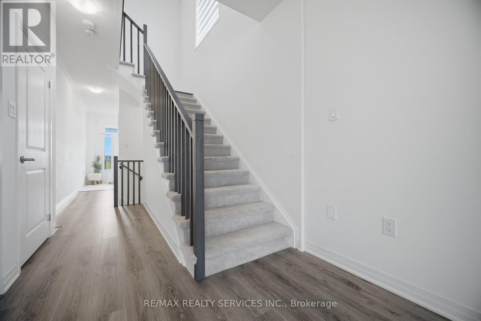61 Kirkwood Way, Barrie, Ontario  L9J 0K7 - Photo 23 - S13507232