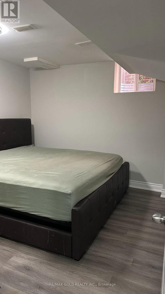 Unit 2 Bsmt - 24 Wardsville Drive, Brampton, Ontario  L6Y 0T7 - Photo 9 - W13506610