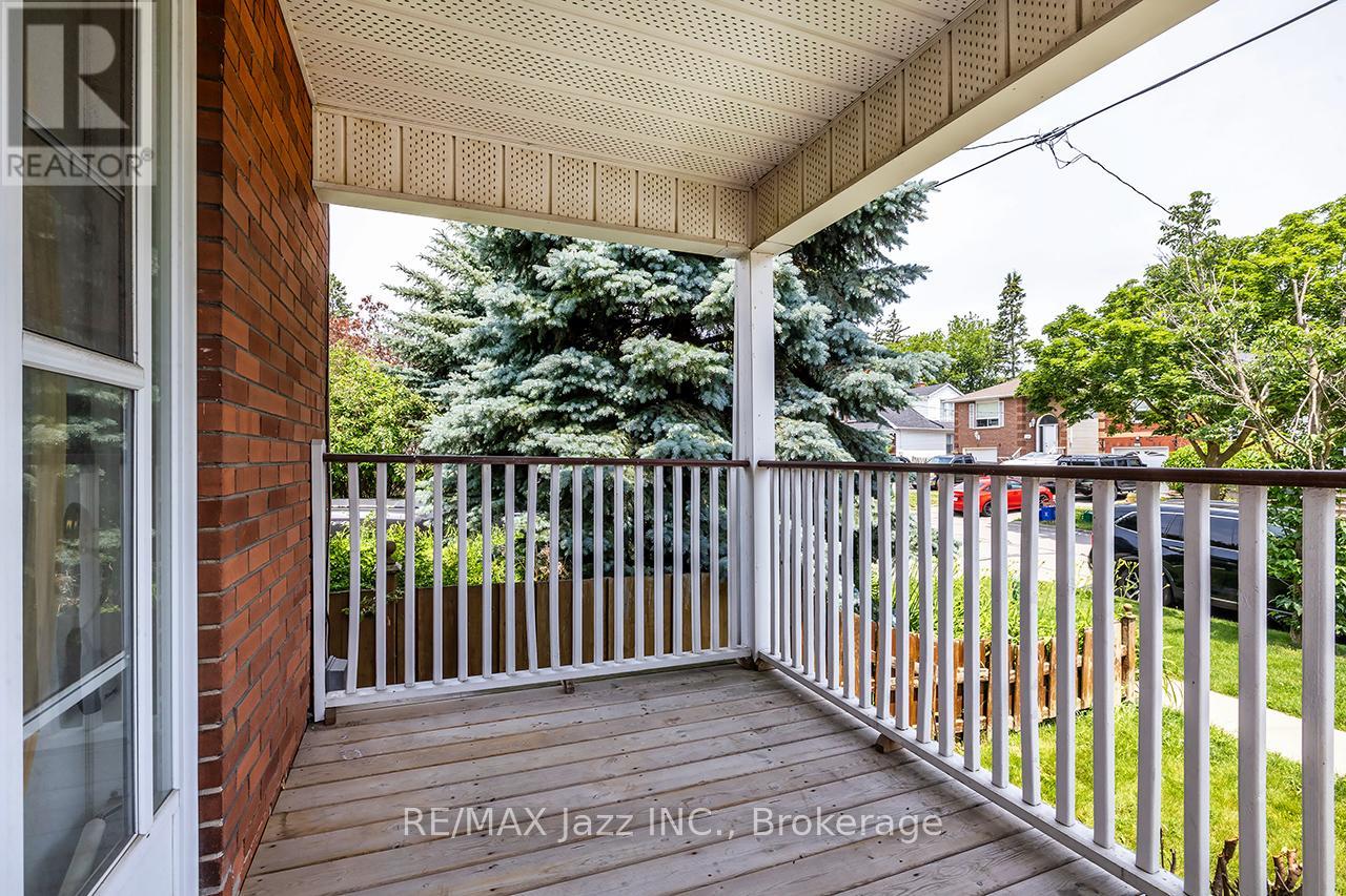 100 Montrave Avenue, Oshawa (Vanier), Ontario  L1J 4R7 - Photo 3 - E13506218