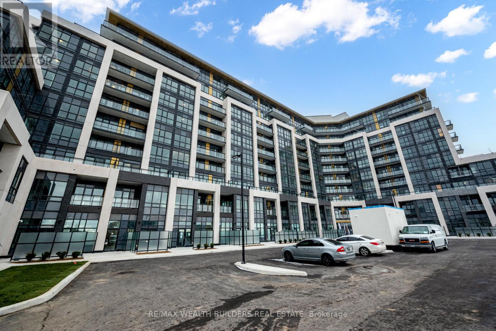 705 - 405 Dundas Street W, Oakville, Ontario  L6M 4M2 - Photo 4 - W13506714