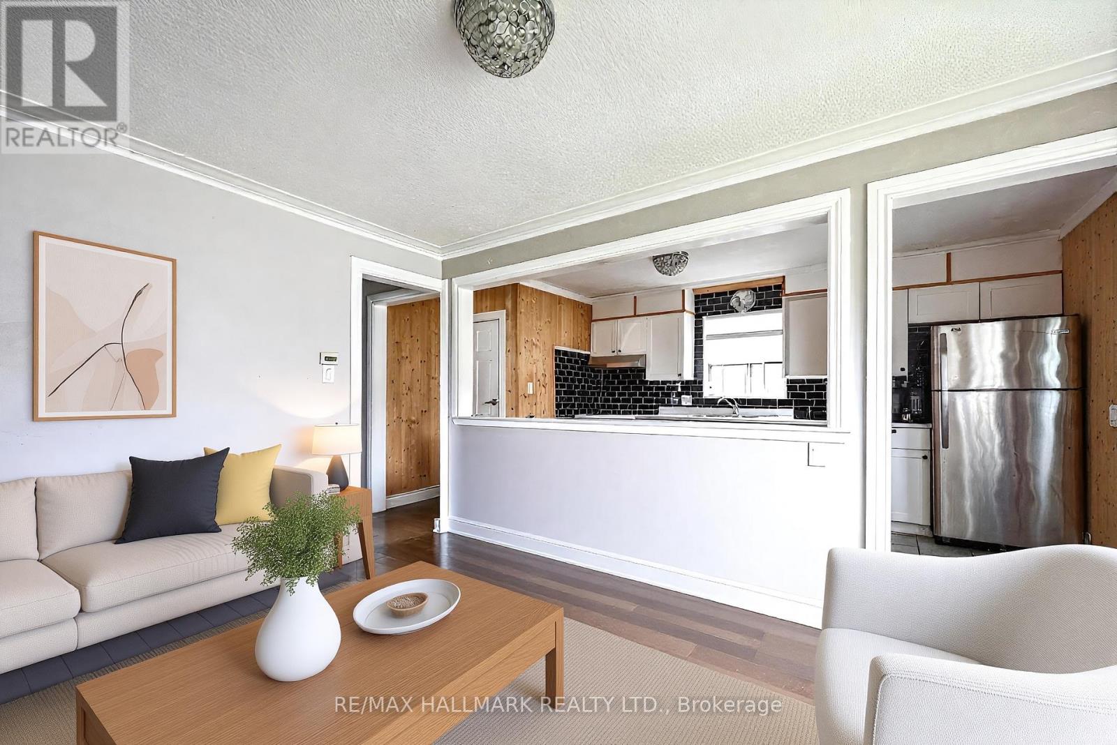 139 Kitchener Avenue, Toronto, Ontario  M6E 2B9 - Photo 4 - W13506826