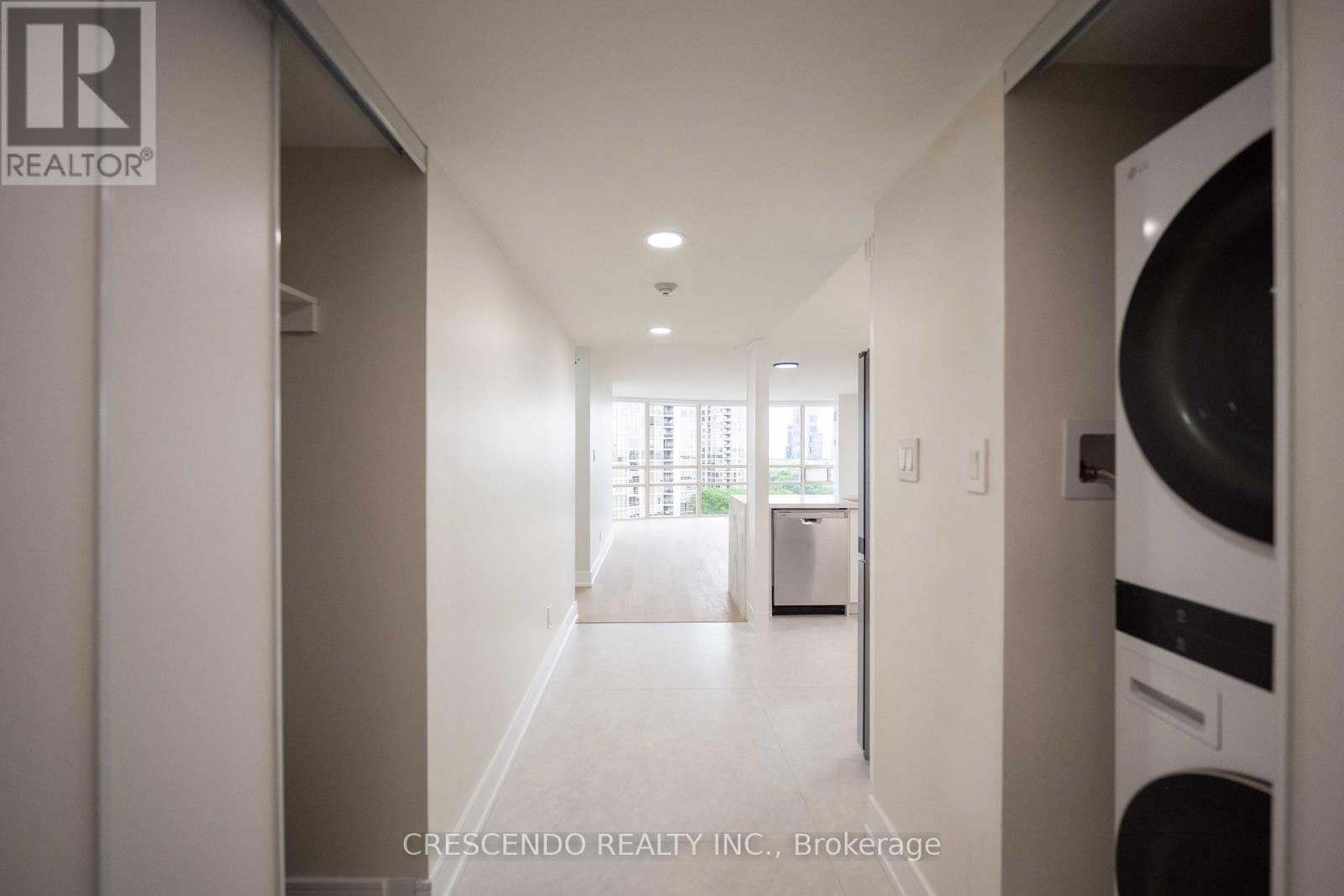 1006 - 50 Eglinton Avenue W, Mississauga, Ontario  L5R 3P5 - Photo 19 - W13507062