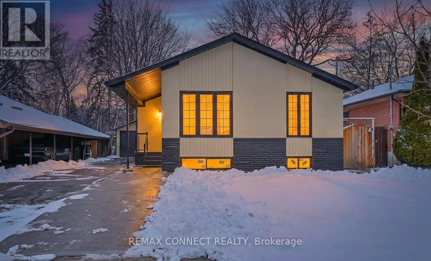 55 TAYSHAM CRESCENT, Toronto, Ontario