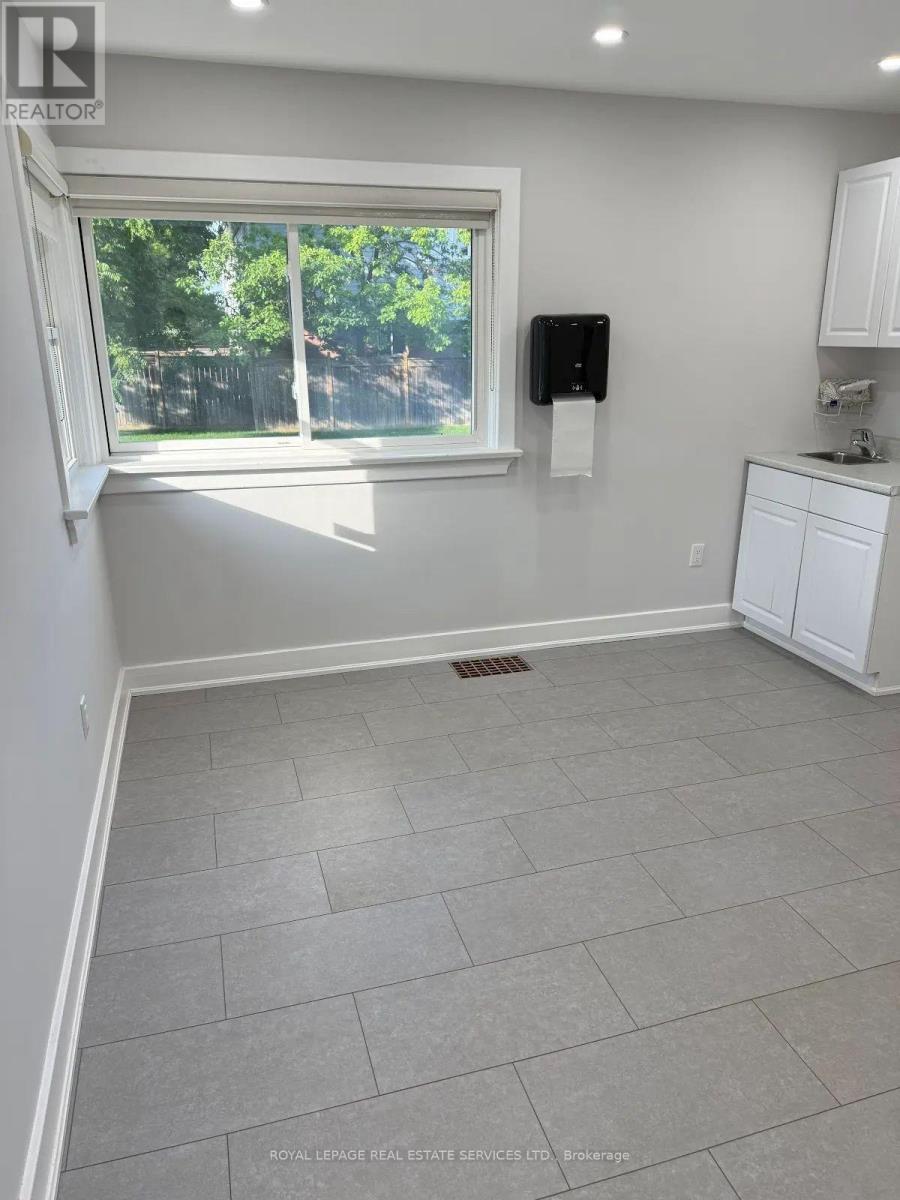 2409 Walker's Line, Burlington, Ontario  L7M 4K1 - Photo 4 - W13506796