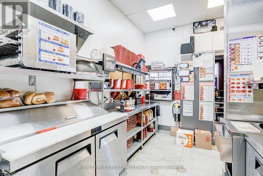 1900 Fowler Drive, Mississauga, Ontario  L5K 1T7 - Photo 15 - W13506902