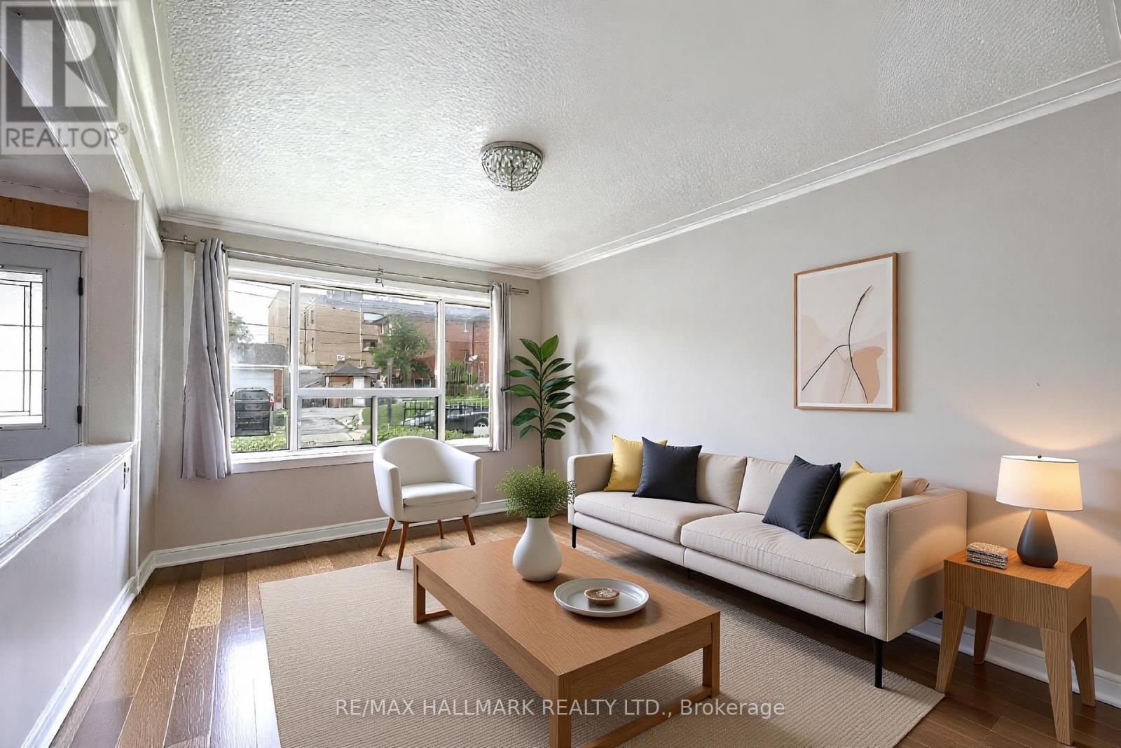 139 Kitchener Avenue, Toronto, Ontario  M6E 2B9 - Photo 2 - W13506826