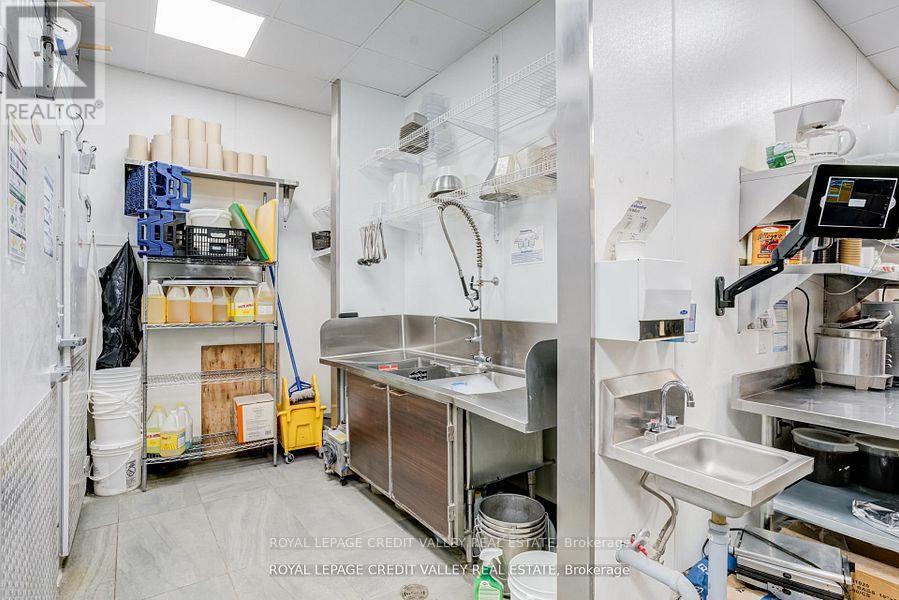 1900 Fowler Drive, Mississauga, Ontario  L5K 1T7 - Photo 21 - W13506902