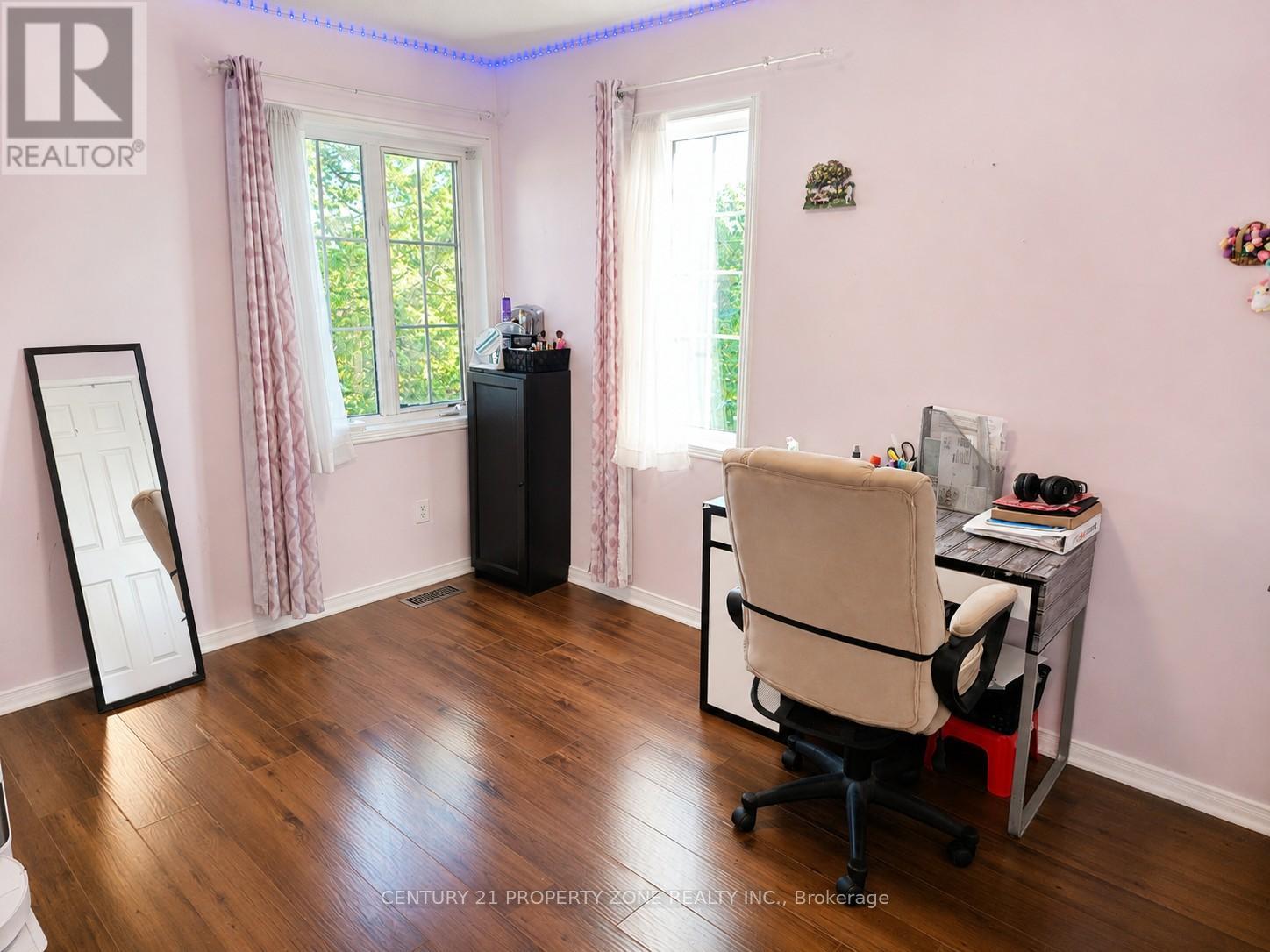 710 Stonebridge Avenue, Mississauga, Ontario  L5V 2L9 - Photo 11 - W13507386