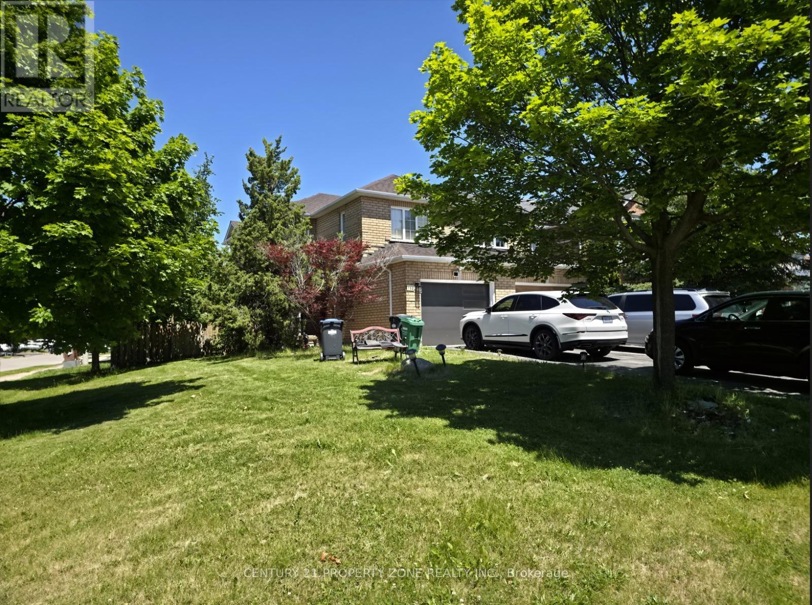 710 Stonebridge Avenue, Mississauga, Ontario  L5V 2L9 - Photo 1 - W13507386