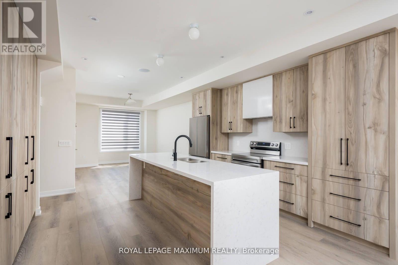 1357 Kaniv Street, Oakville, Ontario  L6M 4L8 - Photo 3 - W13507400