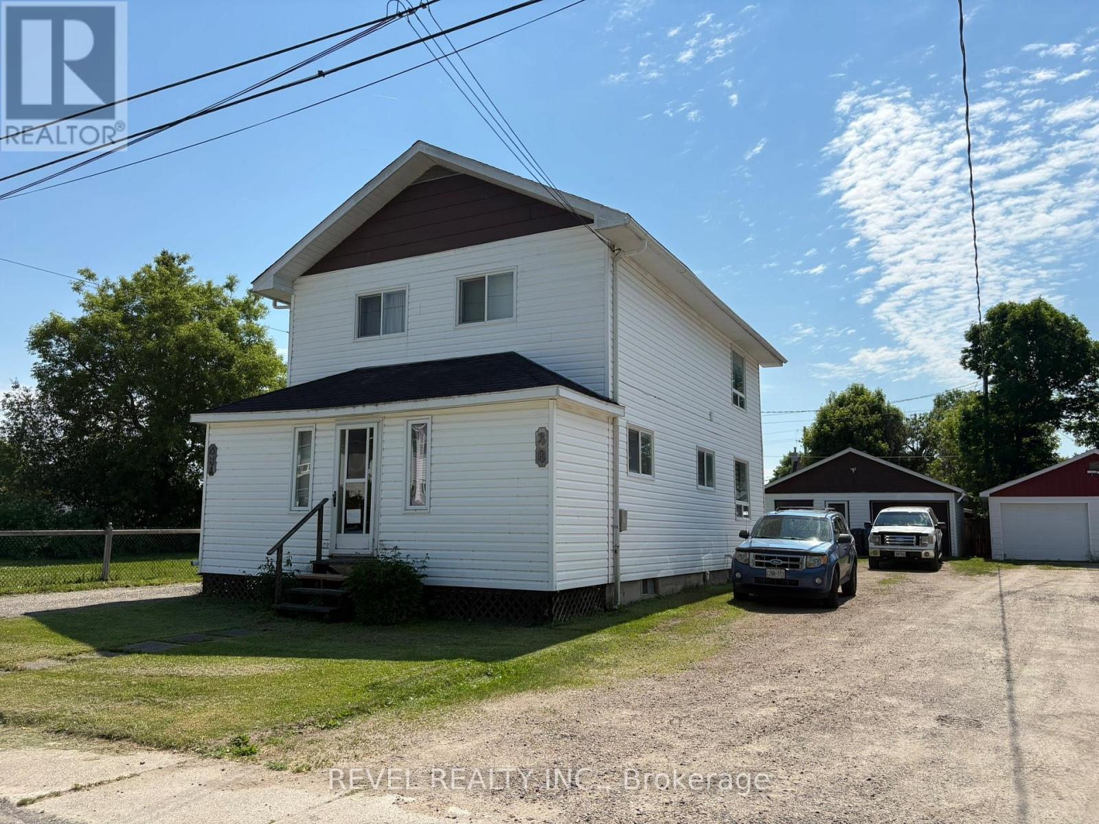 36 STEWART AVENUE, Kapuskasing, Ontario