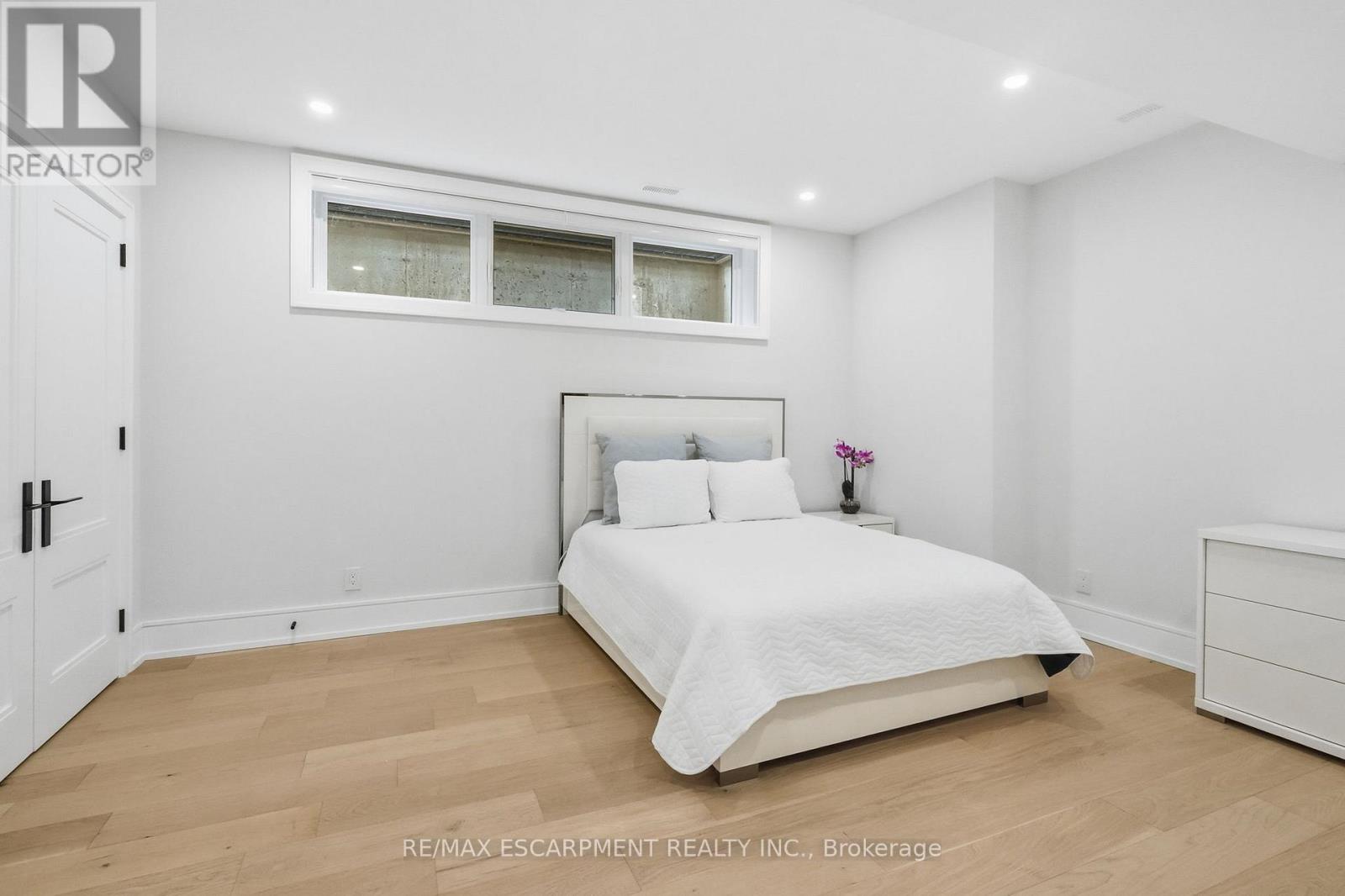 1544 Lochlin Trail, Mississauga, Ontario  L5G 3V7 - Photo 44 - W13507450