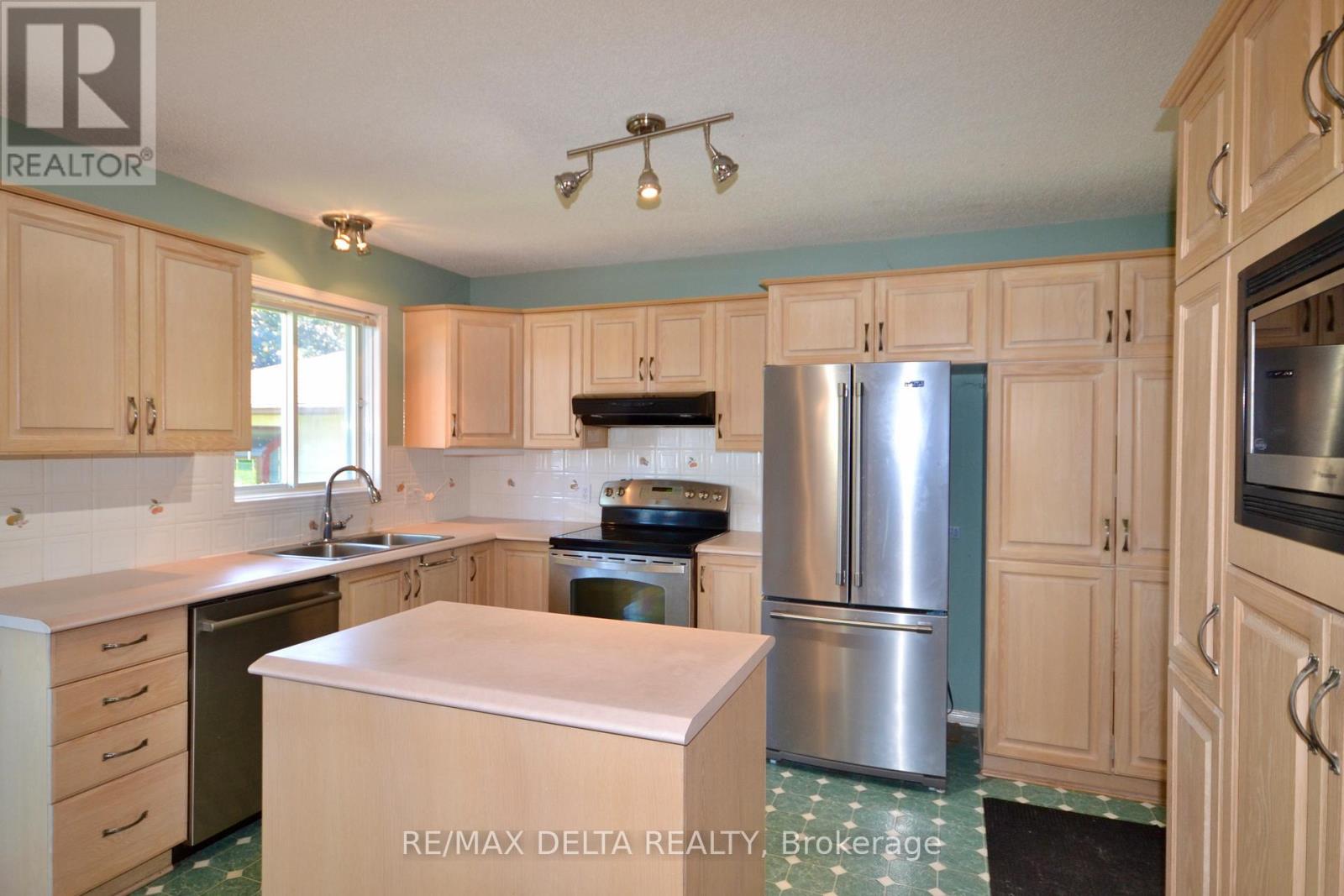 2093 Woods Street, Clarence-Rockland, Ontario  K4K 1H7 - Photo 9 - X13424054