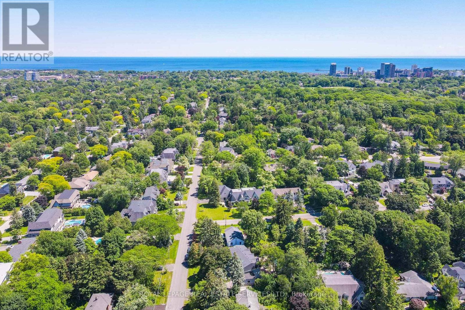 1568 Broadmoor Avenue, Mississauga, Ontario  L5G 3V1 - Photo 3 - W13507610