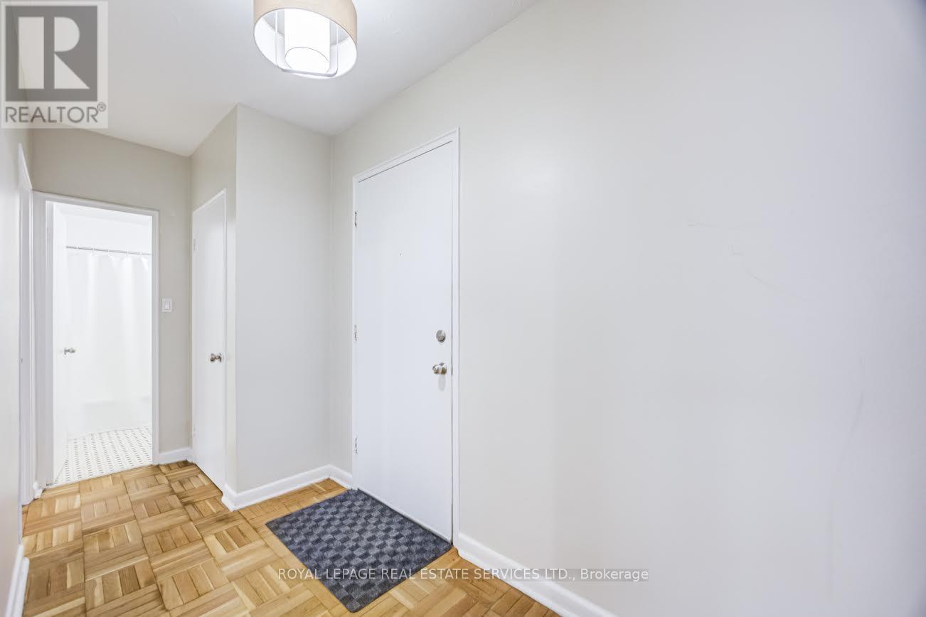 202 - 101 Coe Hill Drive, Toronto, Ontario  M6S 3E3 - Photo 2 - W13507572