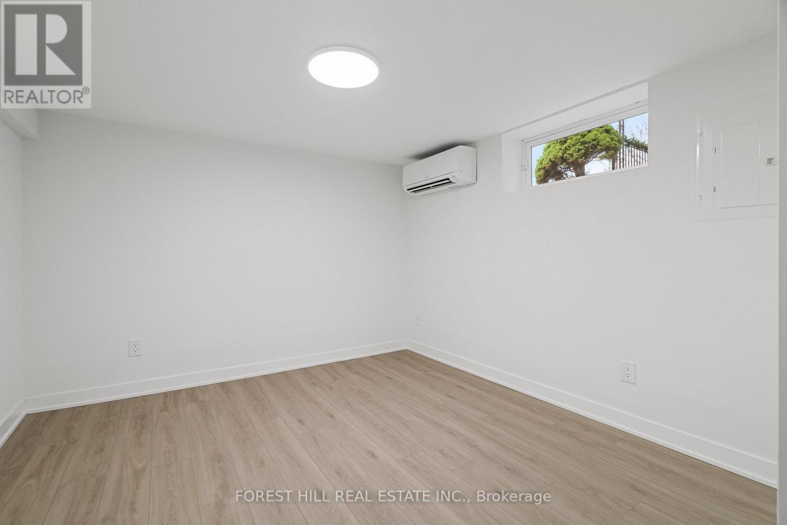 D - 69 Claybrooke Street, Toronto, Ontario M6M 3P8 - Photo 7 - W13507678