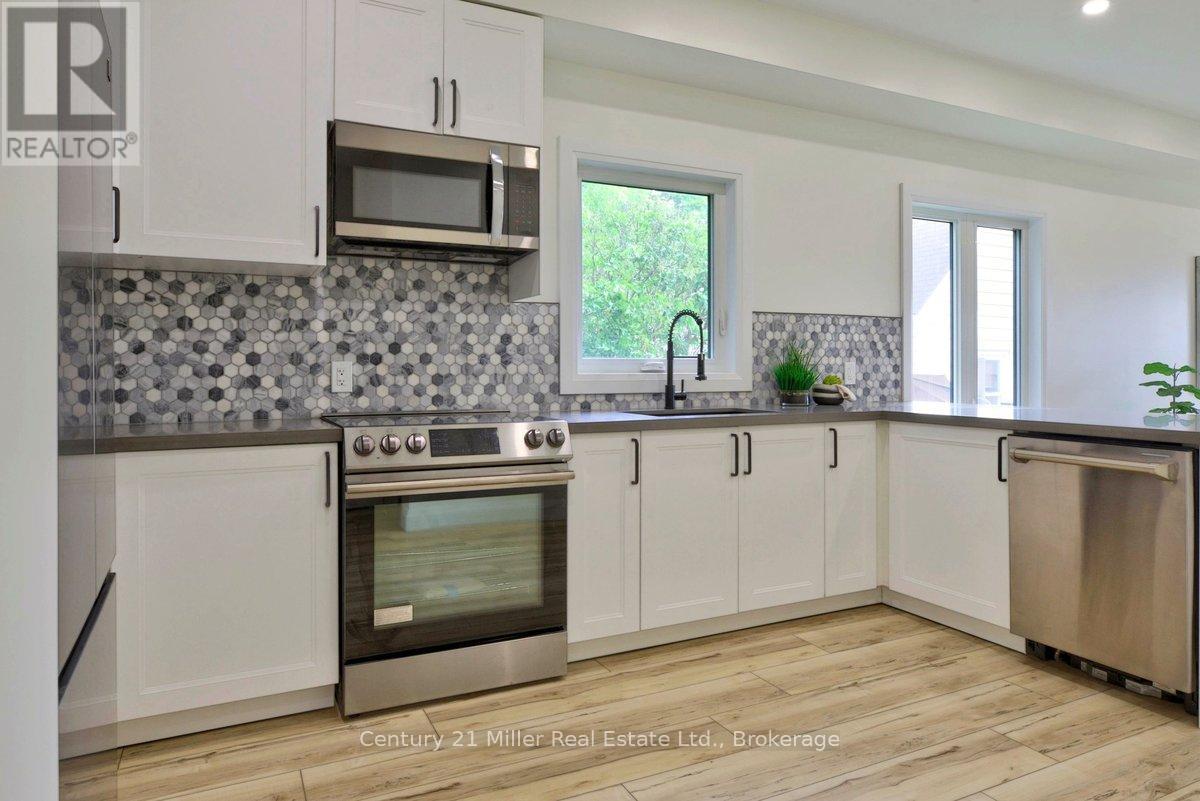 39 Victoria Street, Halton Hills, Ontario  L7G 3N5 - Photo 10 - W13507184