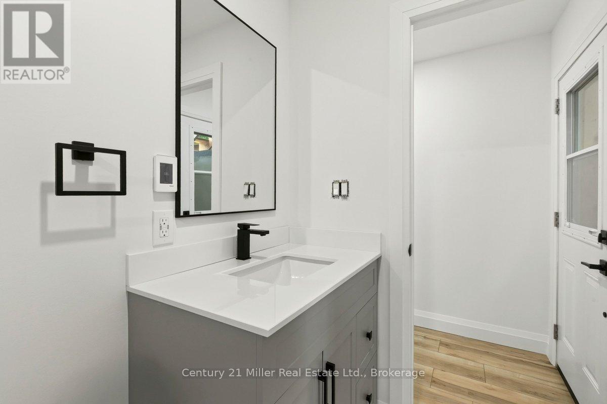 39 Victoria Street, Halton Hills, Ontario  L7G 3N5 - Photo 12 - W13507184