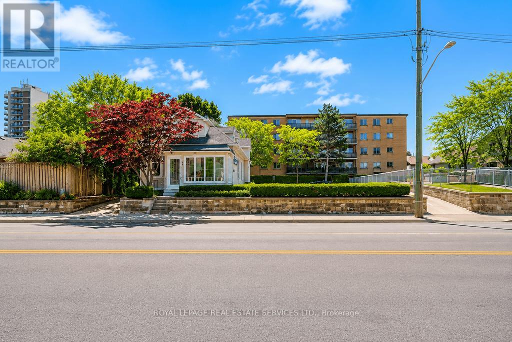 34 Rebecca Street, Oakville, Ontario L6K 1J1 - Photo 10 - W13507688