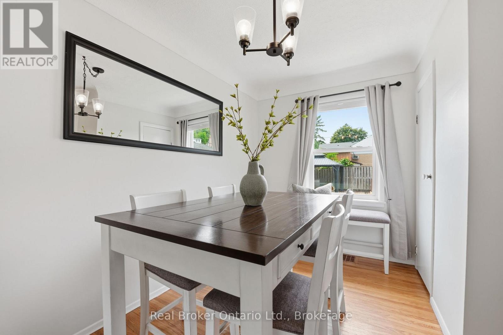 1 Janis Court, Hamilton, Ontario  L9H 1S8 - Photo 12 - X13506972
