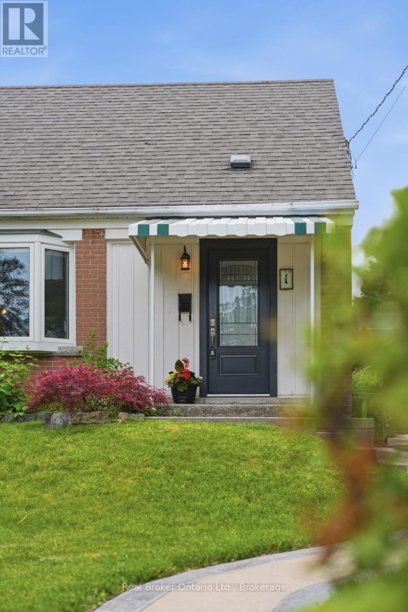 1 Janis Court, Hamilton, Ontario  L9H 1S8 - Photo 6 - X13506972