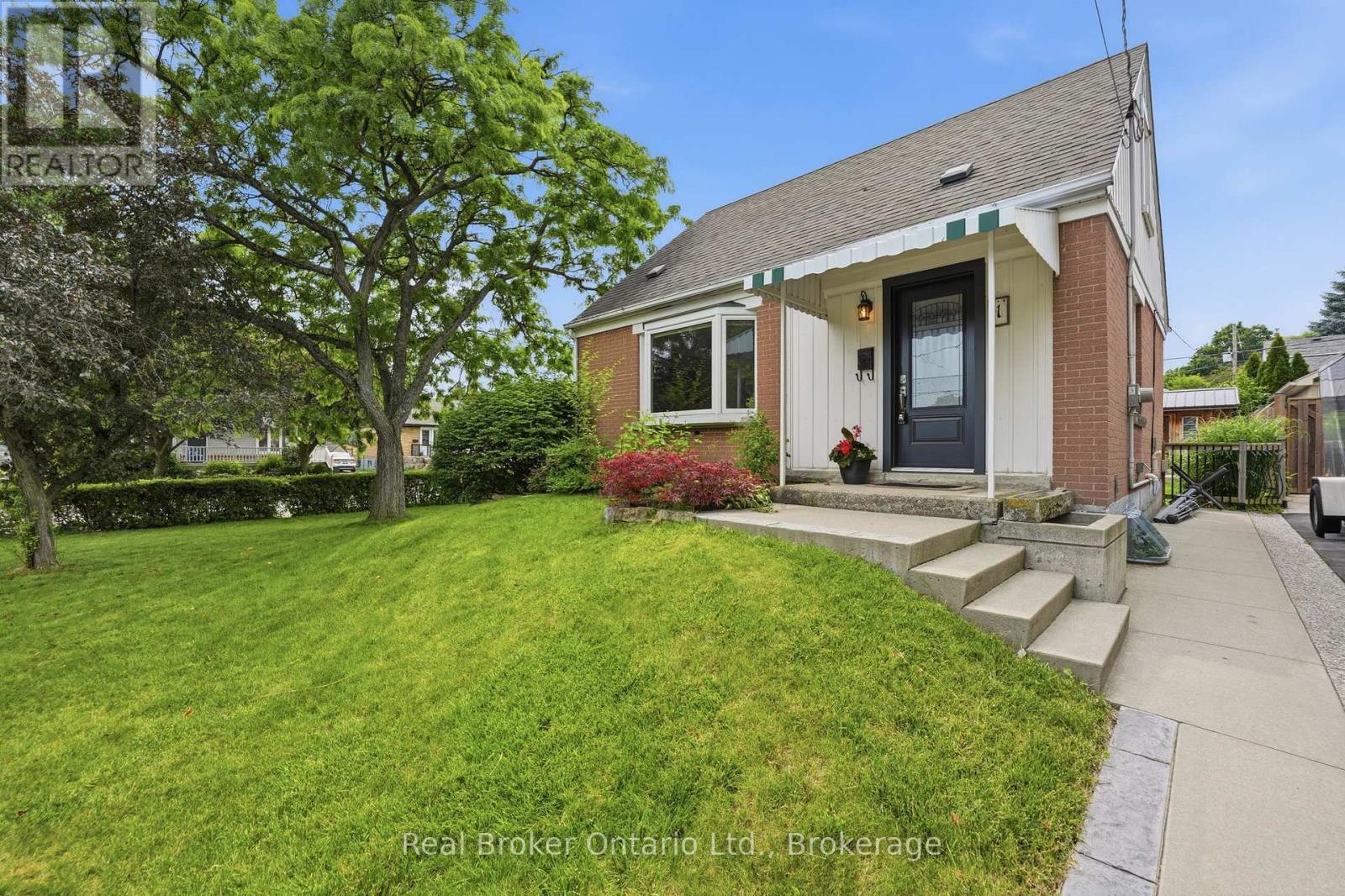 1 Janis Court, Hamilton, Ontario  L9H 1S8 - Photo 45 - X13506972