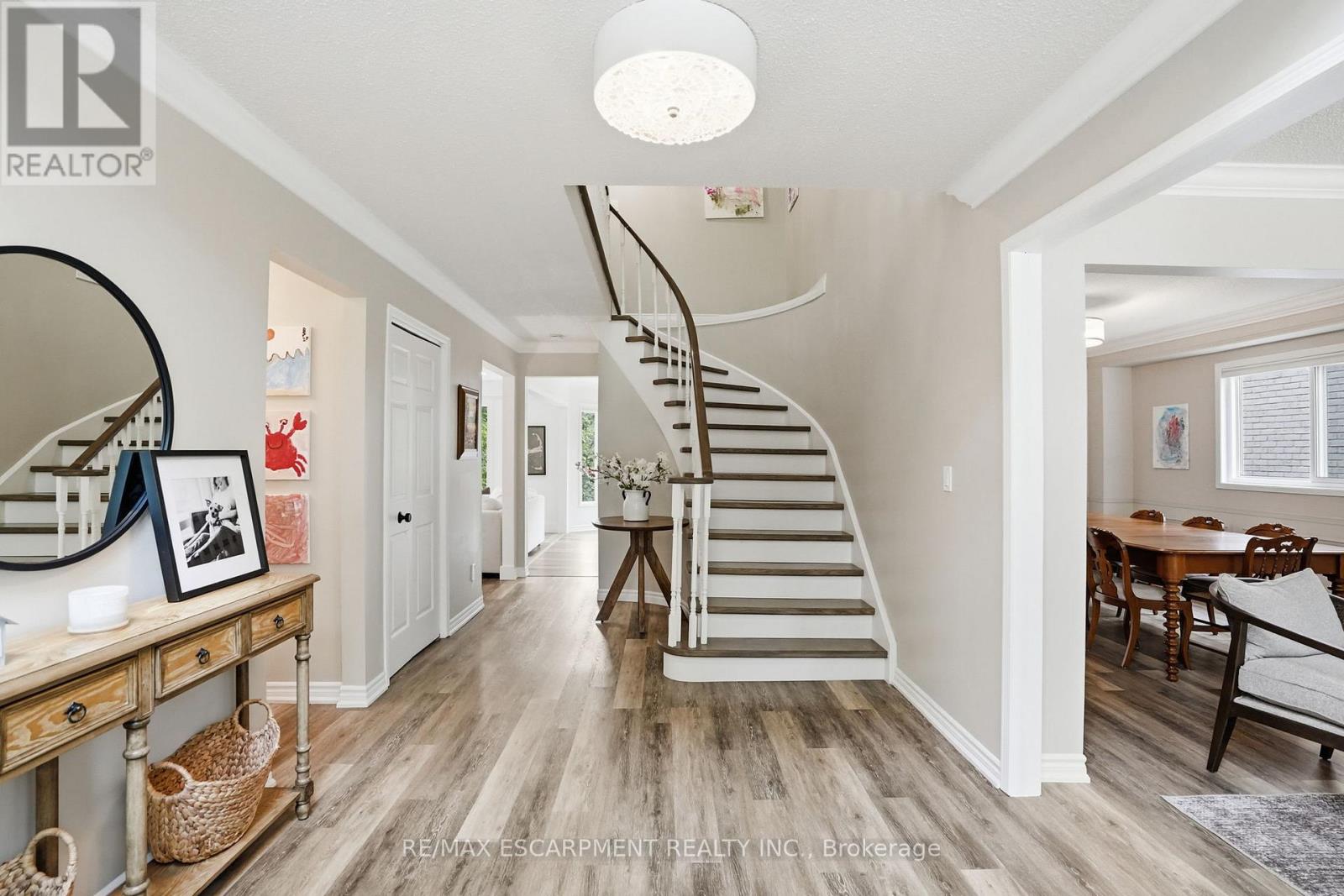 92 Jerome Park Drive, Hamilton, Ontario  L9H 6H3 - Photo 4 - X13506106