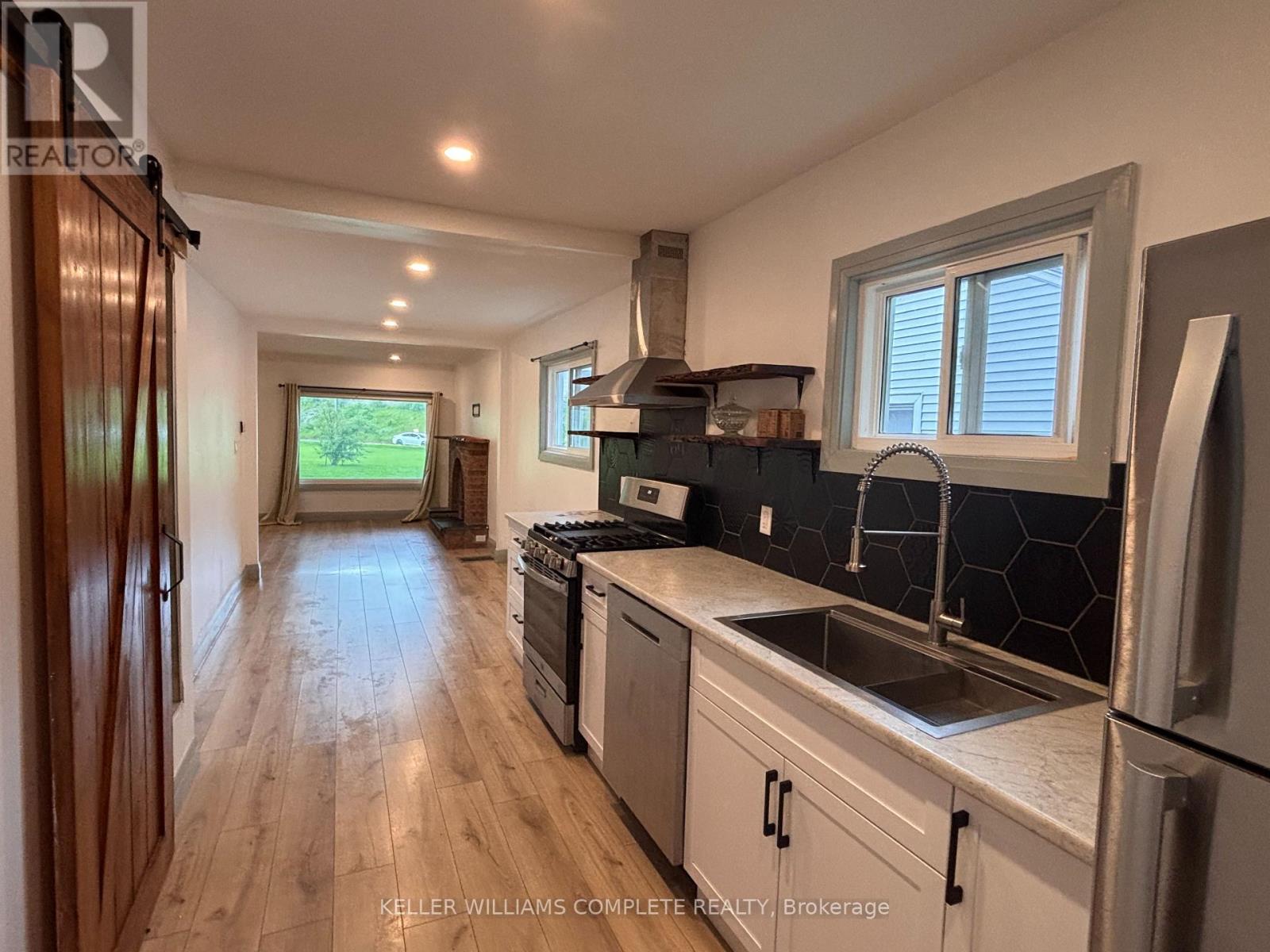 Upper - 14 Elmwood Avenue, St. Catharines, Ontario  L2R 2T7 - Photo 6 - X13506666