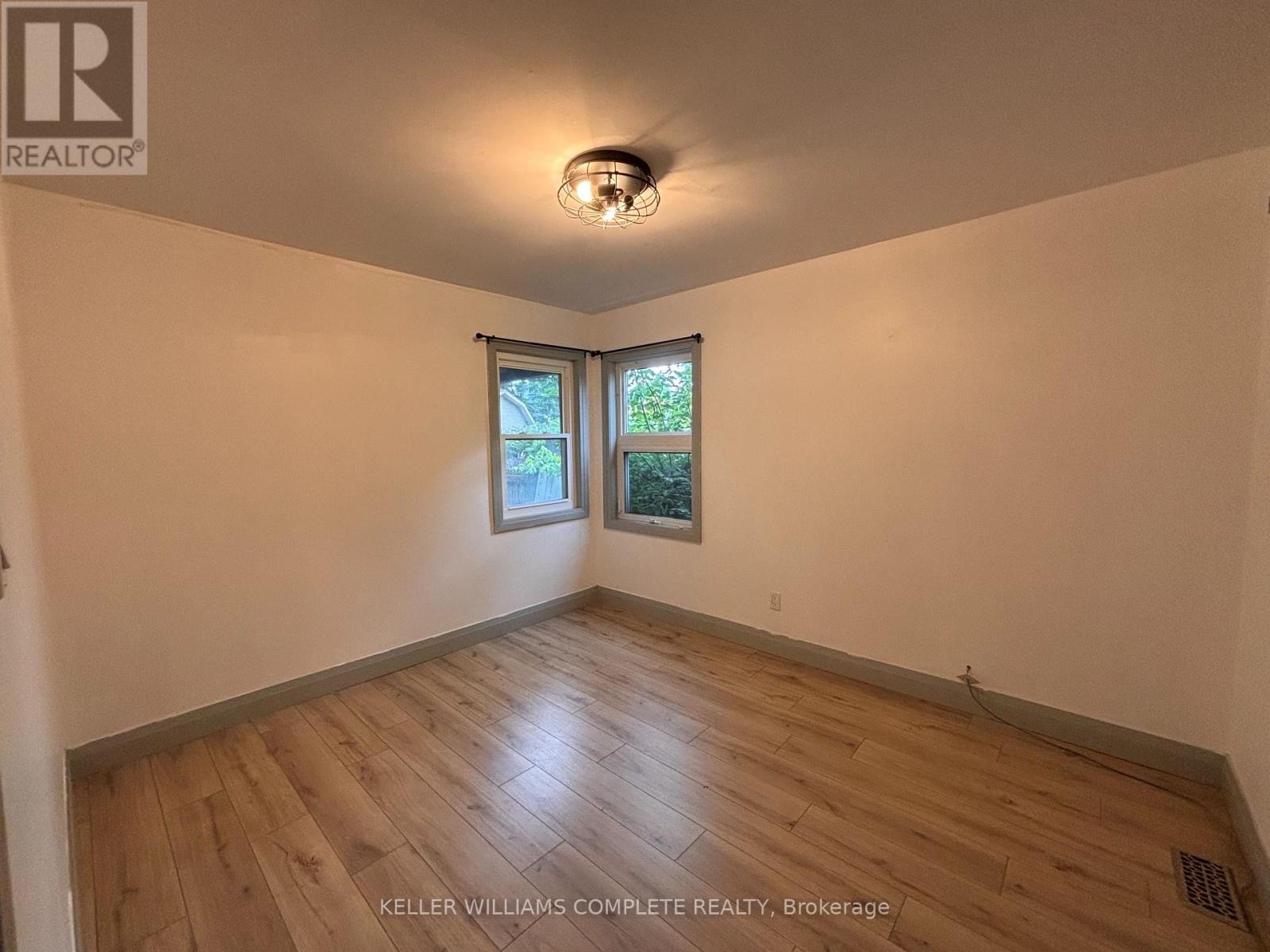 Upper - 14 Elmwood Avenue, St. Catharines, Ontario  L2R 2T7 - Photo 9 - X13506666