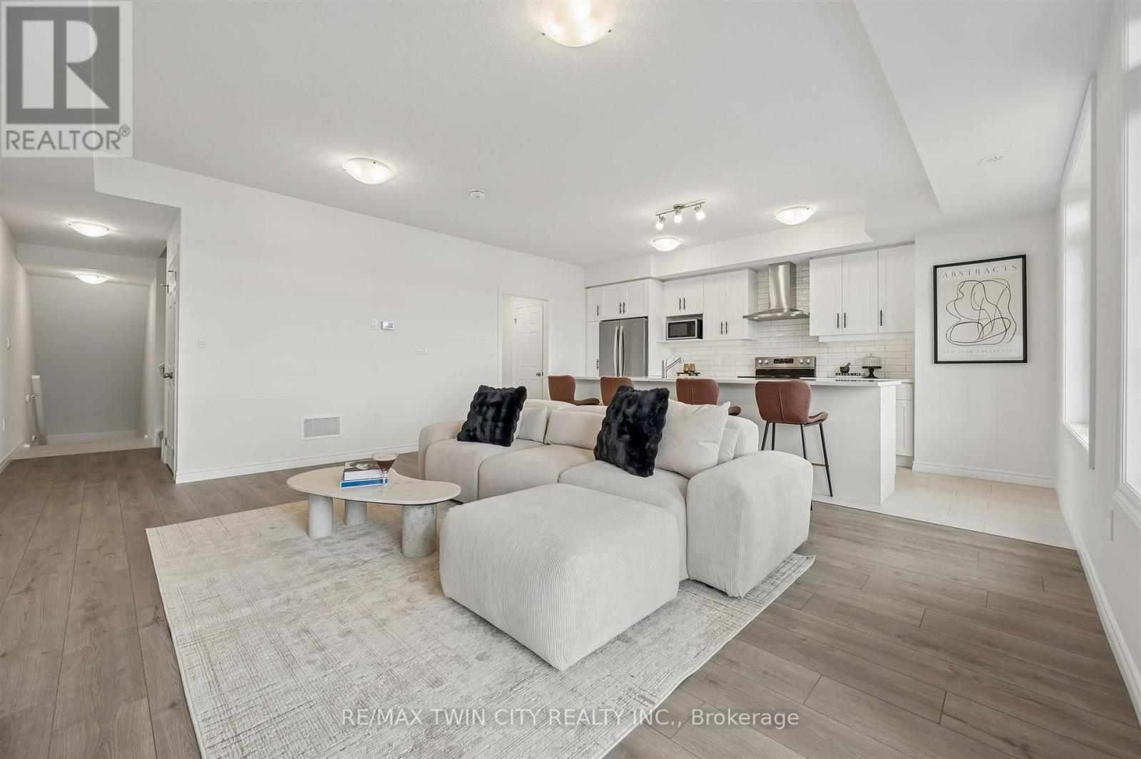 80 Lomond Lane, Kitchener, Ontario N2R 0R4 - Photo 8 - X13506558