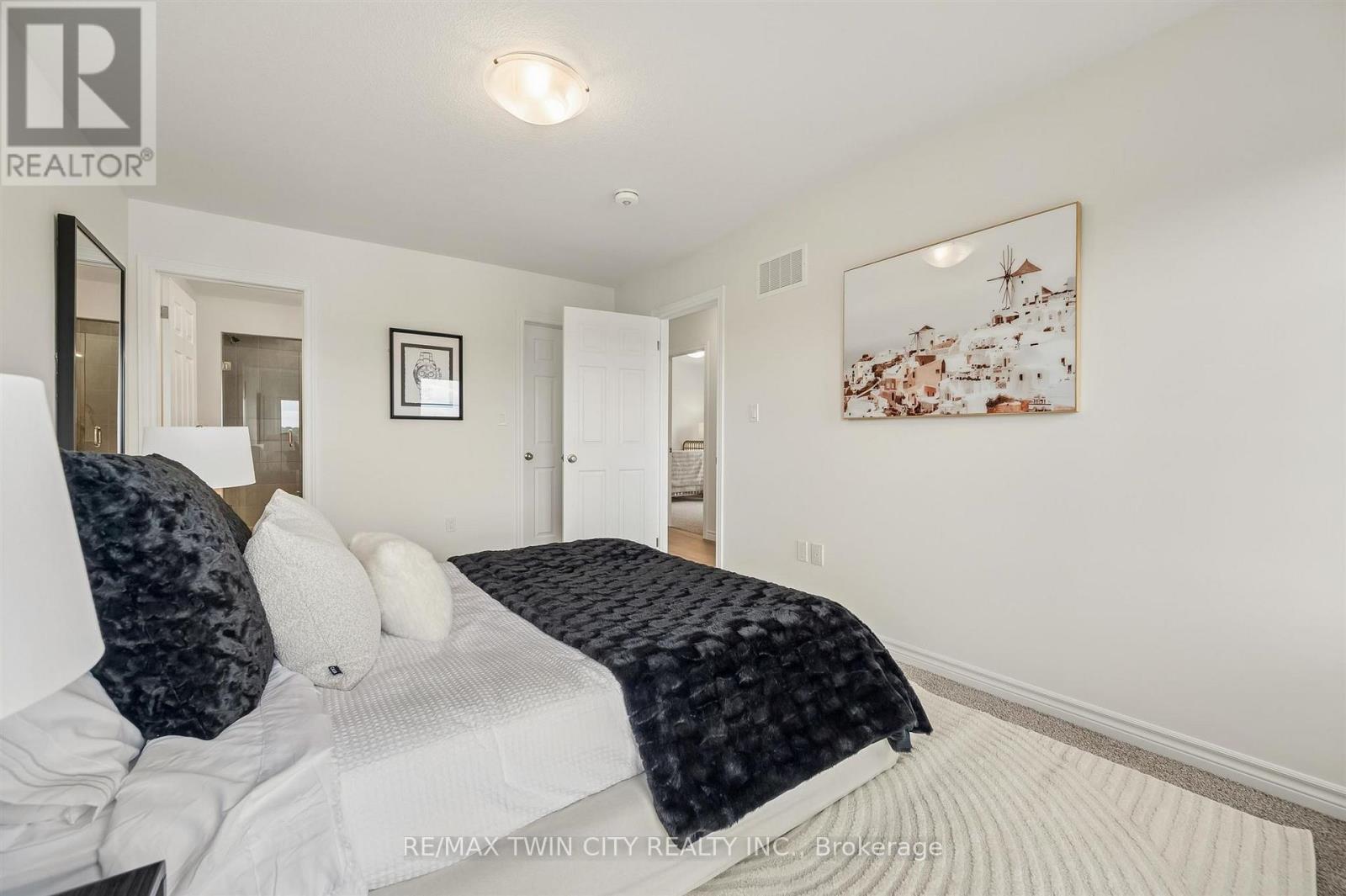 80 Lomond Lane, Kitchener, Ontario N2R 0R4 - Photo 37 - X13506558