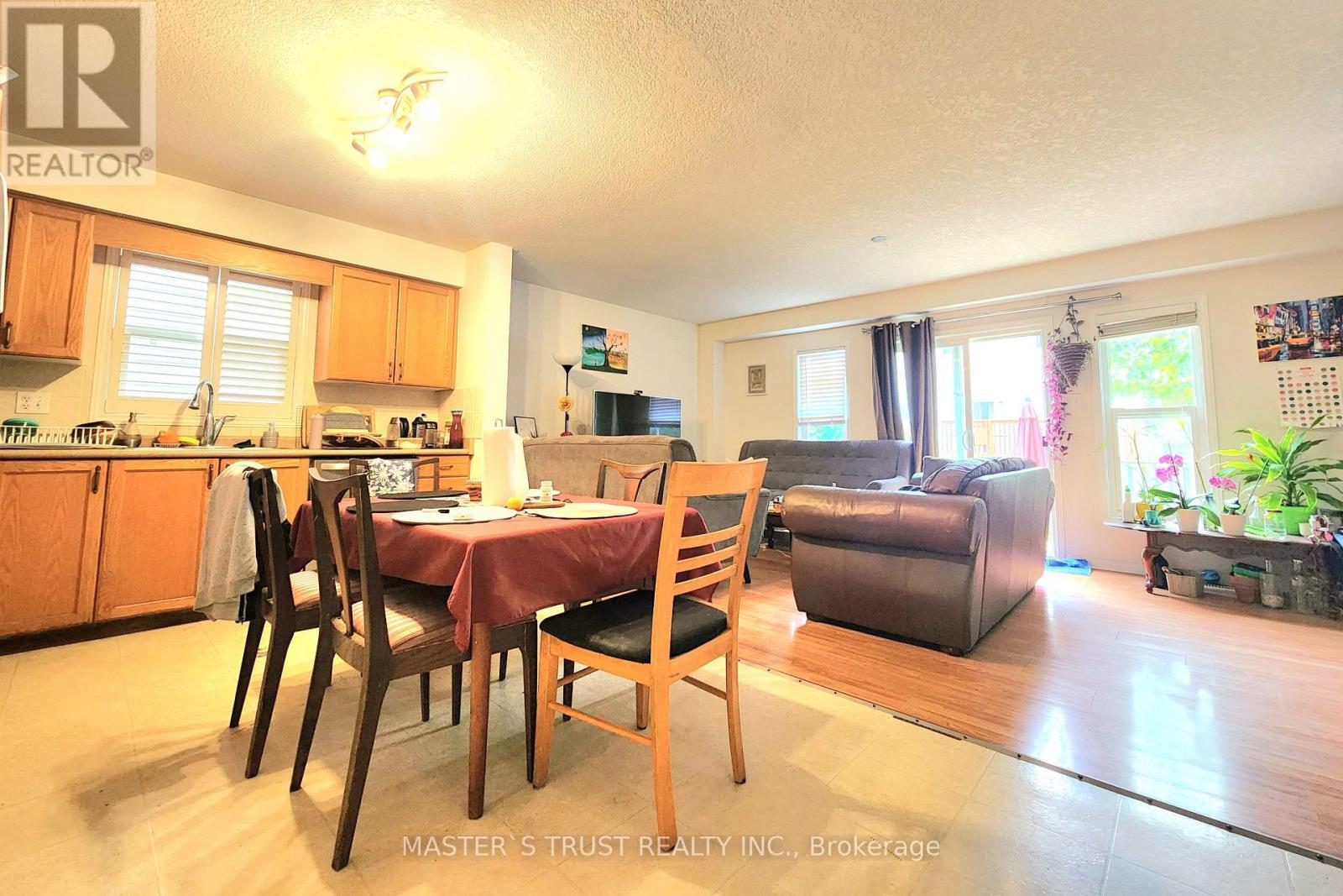 745 Laurelwood Drive, Waterloo, Ontario  N2V 2T9 - Photo 2 - X13506930
