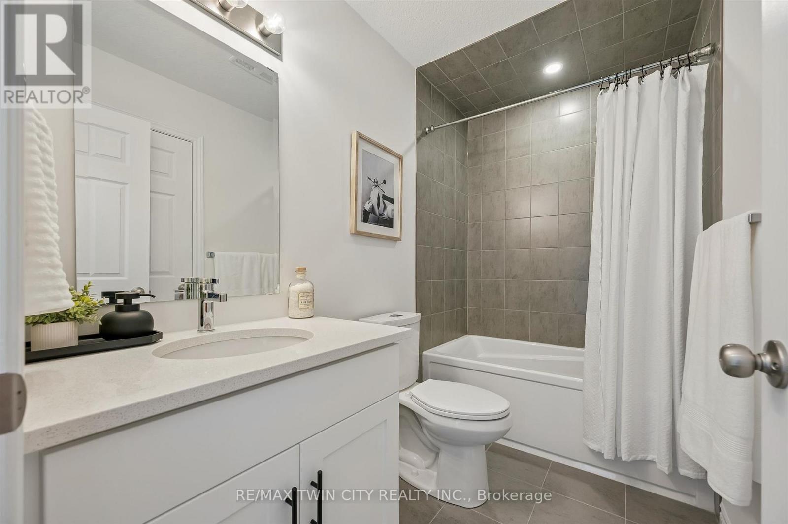80 Lomond Lane, Kitchener, Ontario N2R 0R4 - Photo 33 - X13506558
