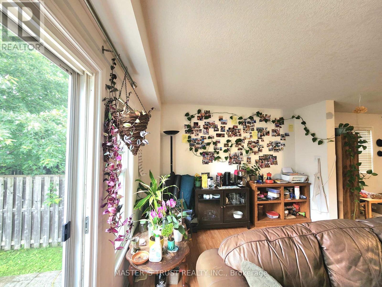 745 Laurelwood Drive, Waterloo, Ontario  N2V 2T9 - Photo 4 - X13506930