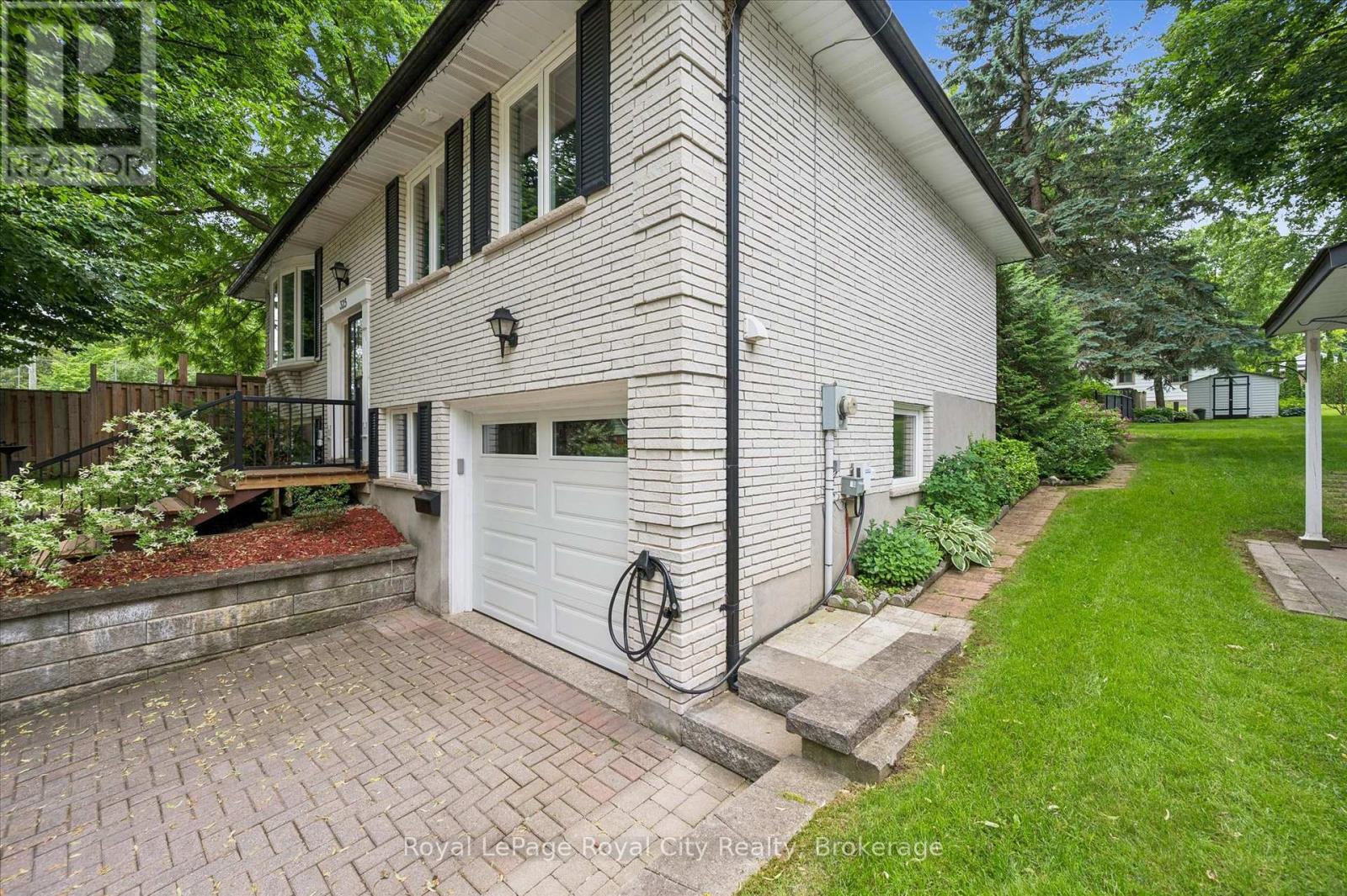 325 Provost Lane, Centre Wellington, Ontario  N1M 2N2 - Photo 4 - X13507294