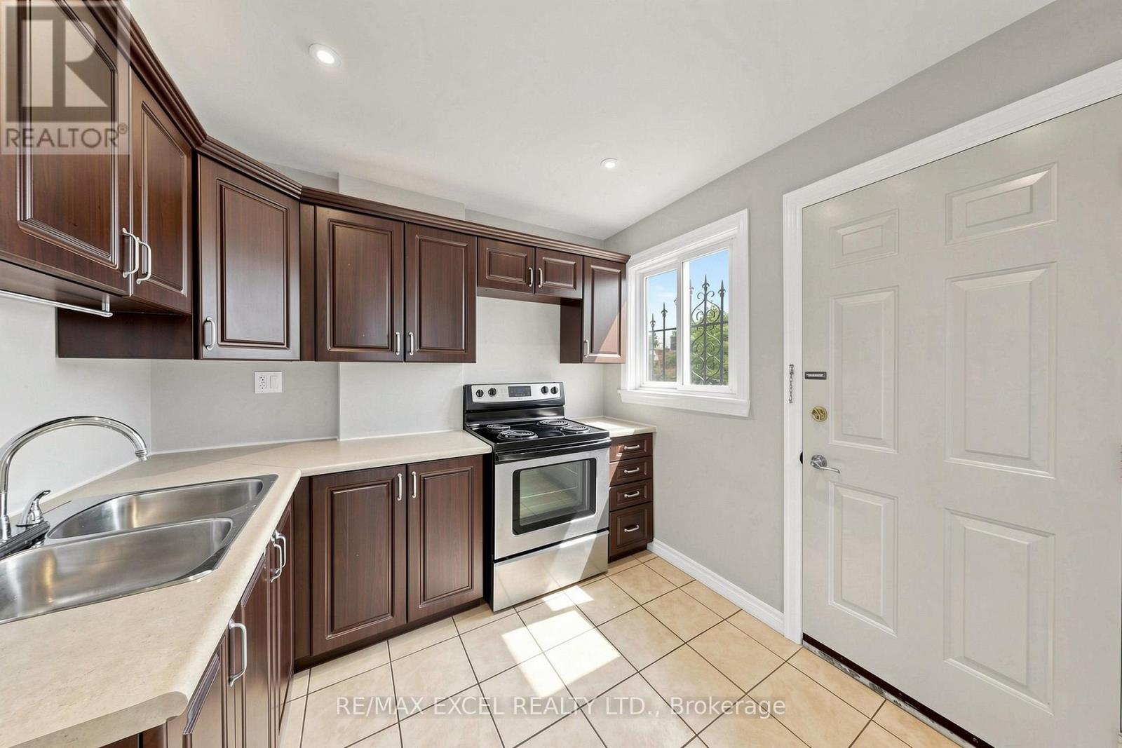 Upper - 259 Victoria Avenue N, Hamilton, Ontario  L8L 5G3 - Photo 4 - X13507422