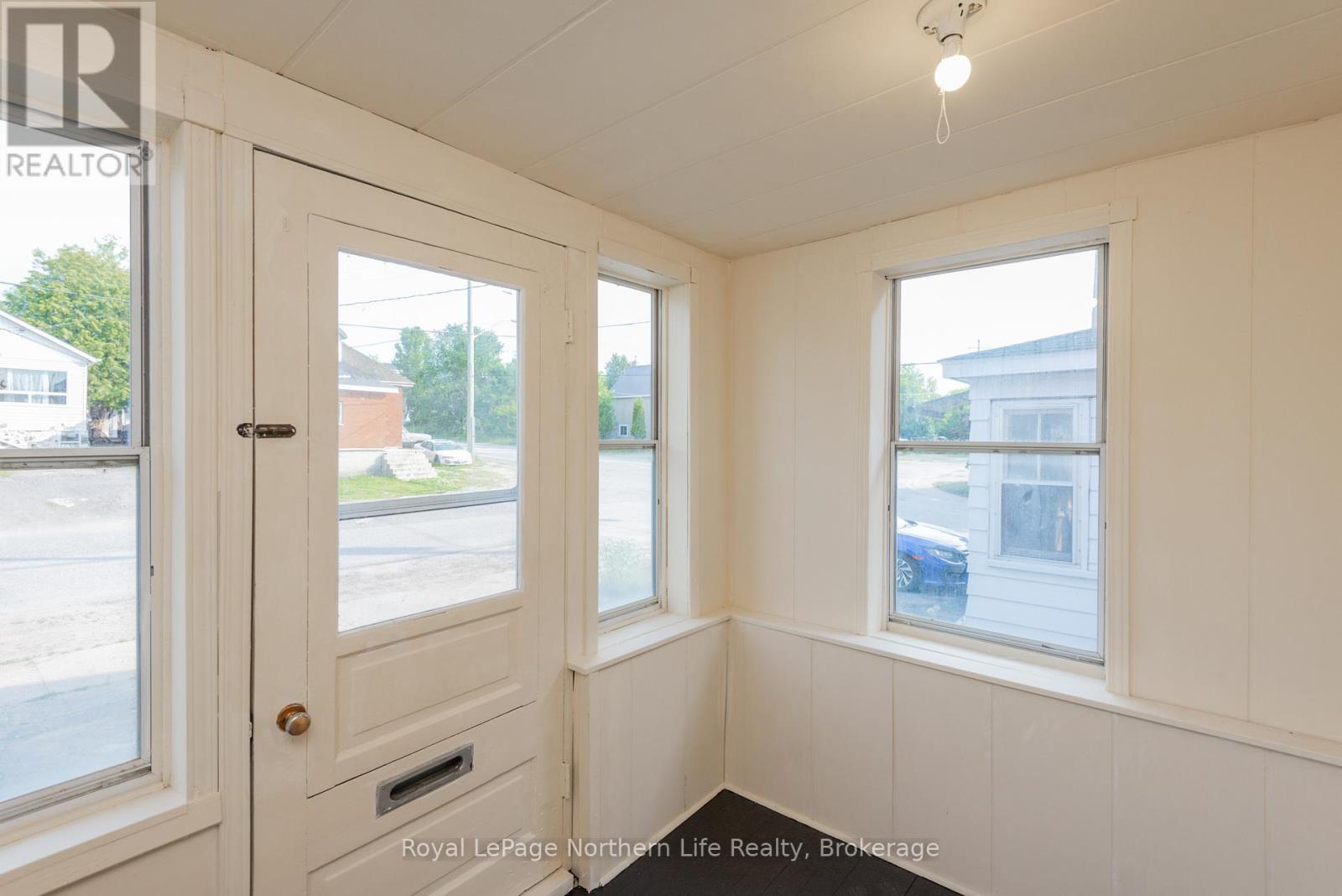 518 Metcalfe Street, North Bay, Ontario  P1B 2P8 - Photo 2 - X13505262