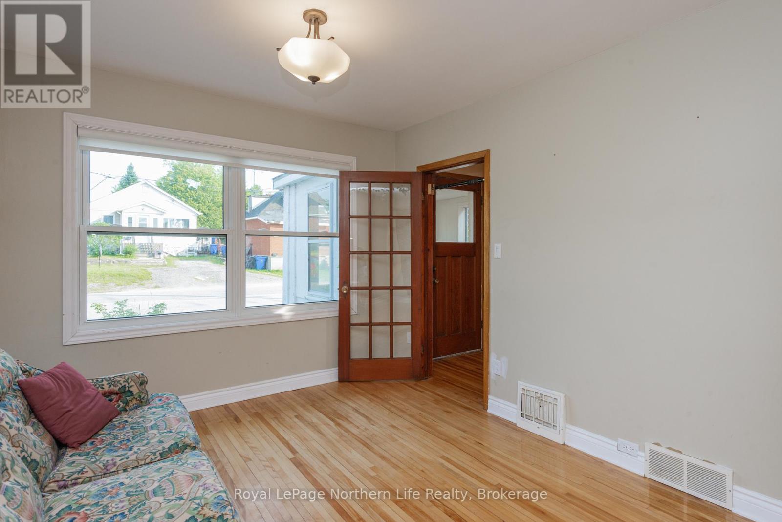 518 Metcalfe Street, North Bay, Ontario  P1B 2P8 - Photo 4 - X13505262