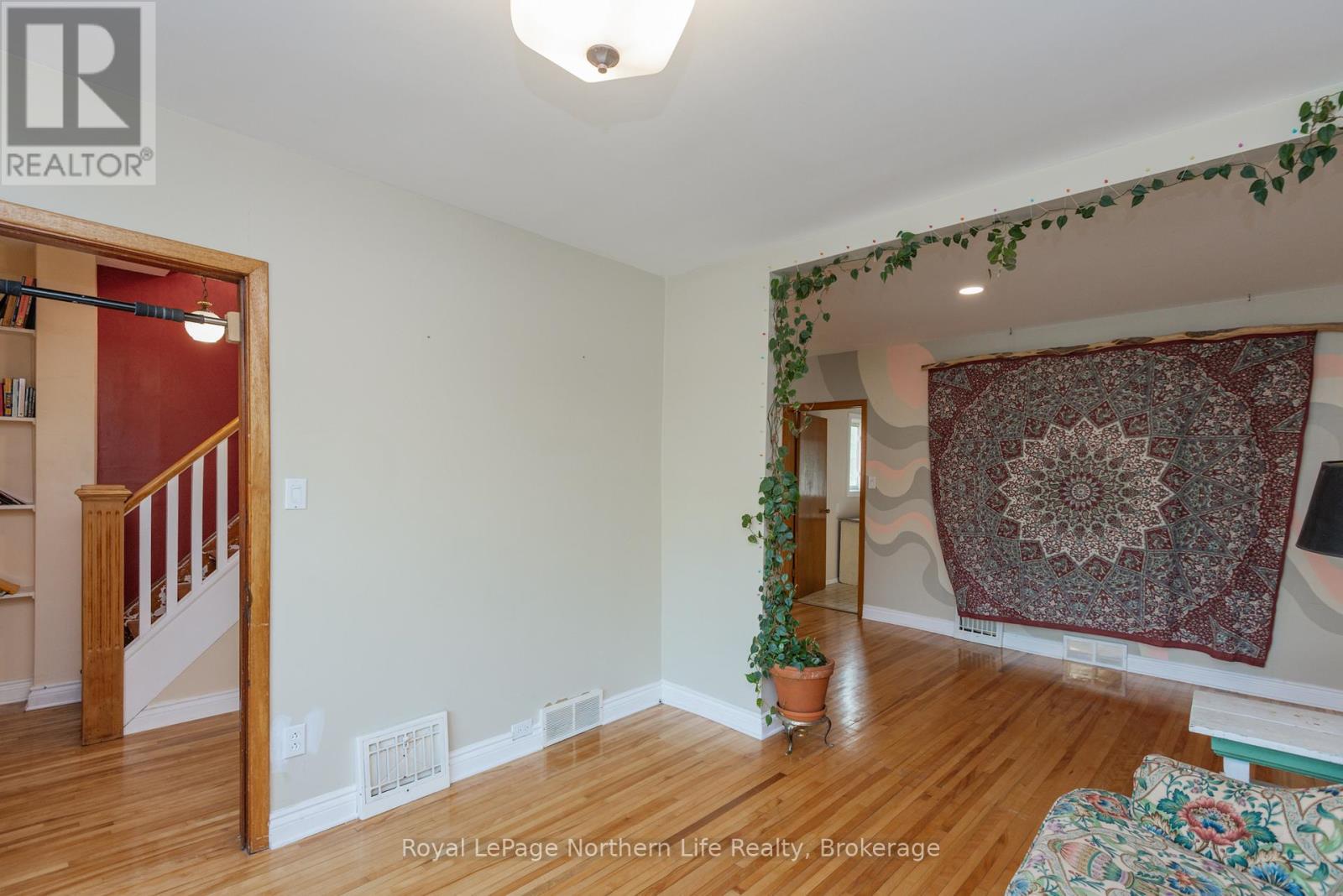 518 Metcalfe Street, North Bay, Ontario  P1B 2P8 - Photo 8 - X13505262