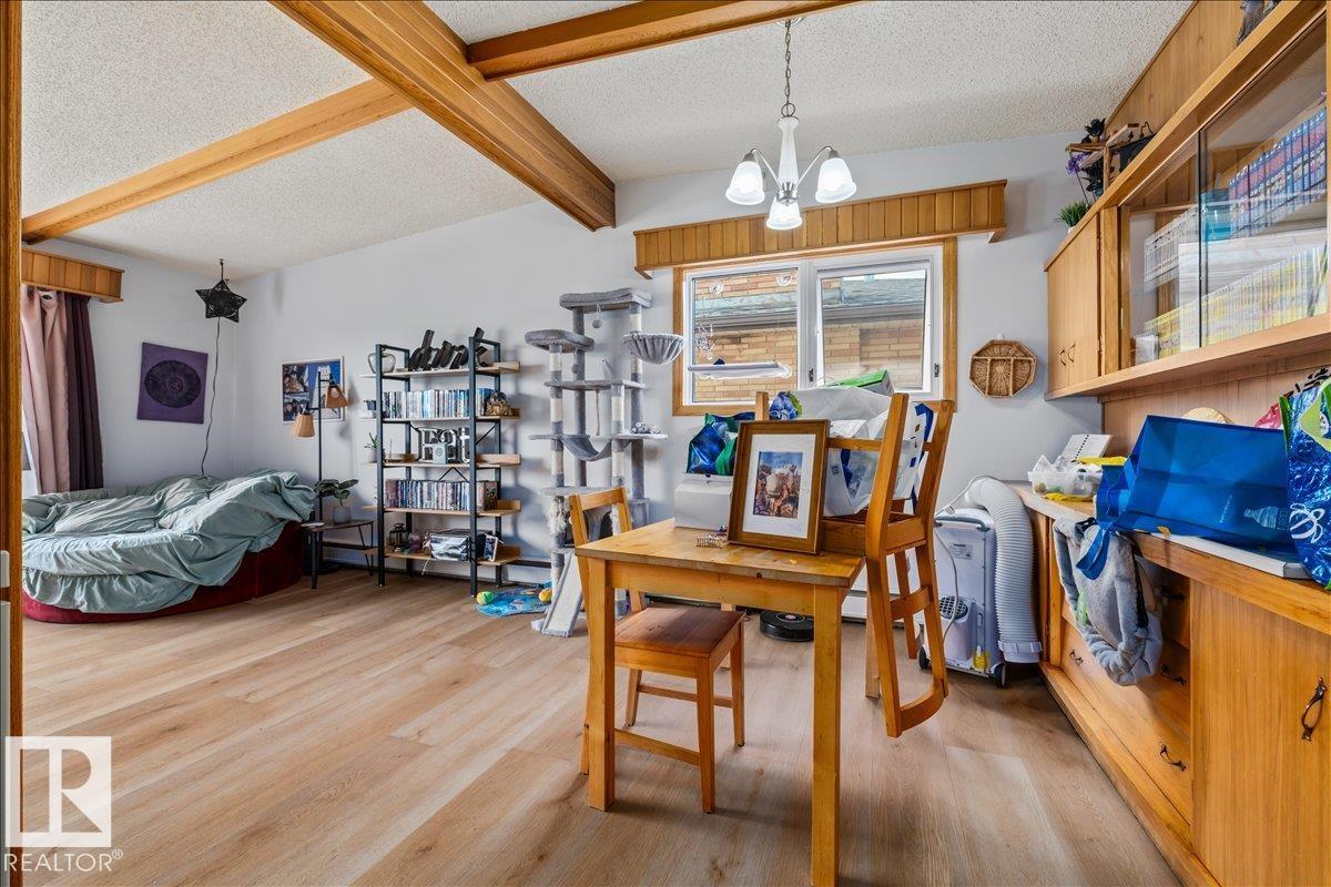 8736 72 St NW NW, Edmonton, Alberta  T6B 1Y5 - Photo 10 - E4496486