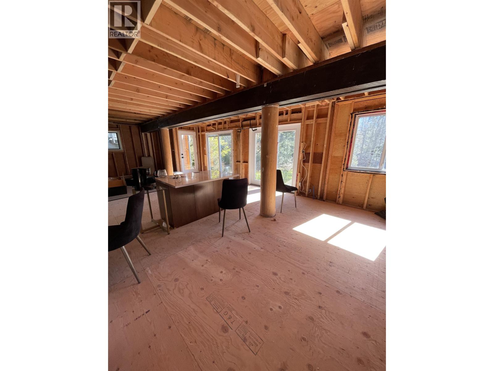 9199 Emerald Drive, Whistler, British Columbia V8E 0G5 - Photo 3 - R3141647