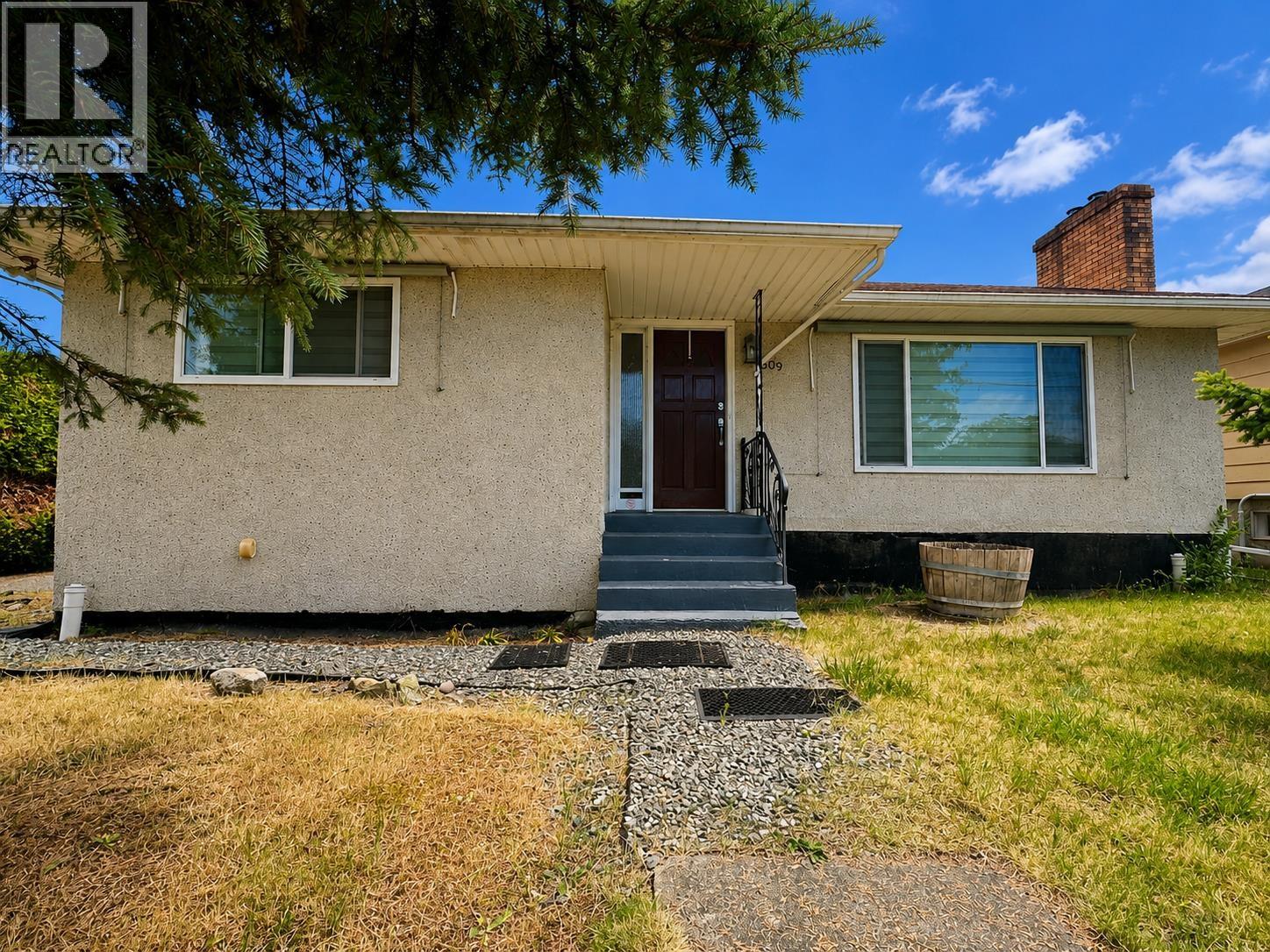 1309 EDINBURGH STREET, New Westminster, British Columbia
