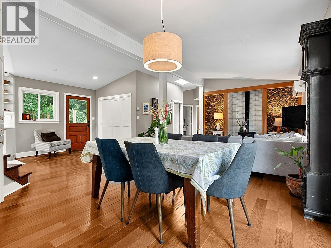 1211 MILLER ROAD, Bowen Island, British Columbia